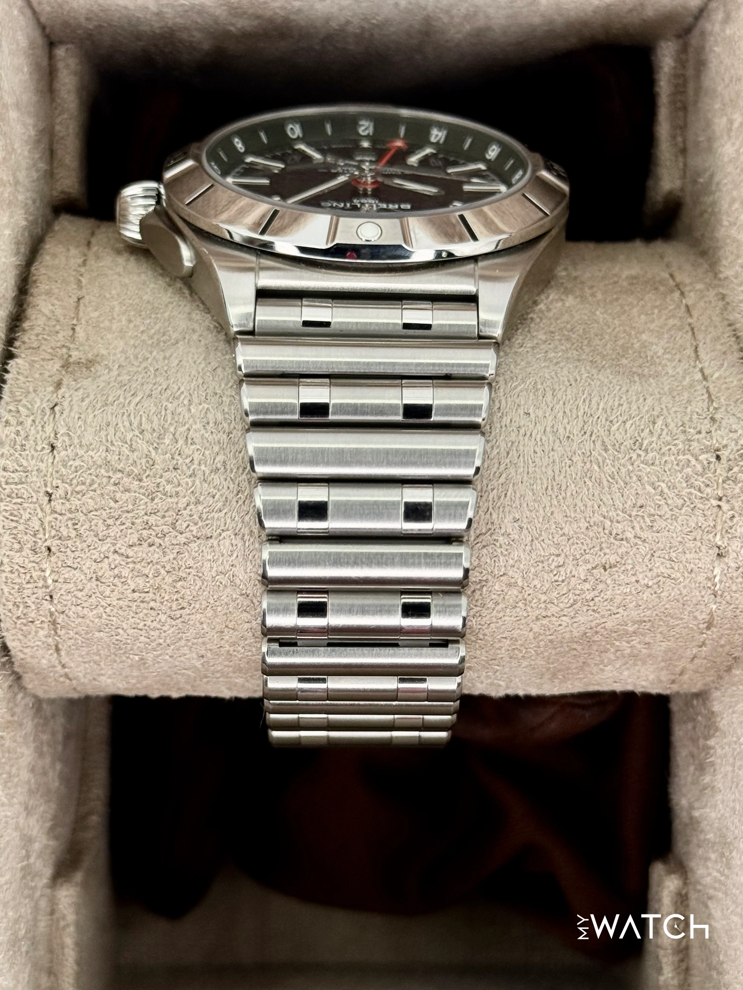 2023 Breitling Chronomat GMT 40mm A32398 Stainless Steel Green Dial - Image 4