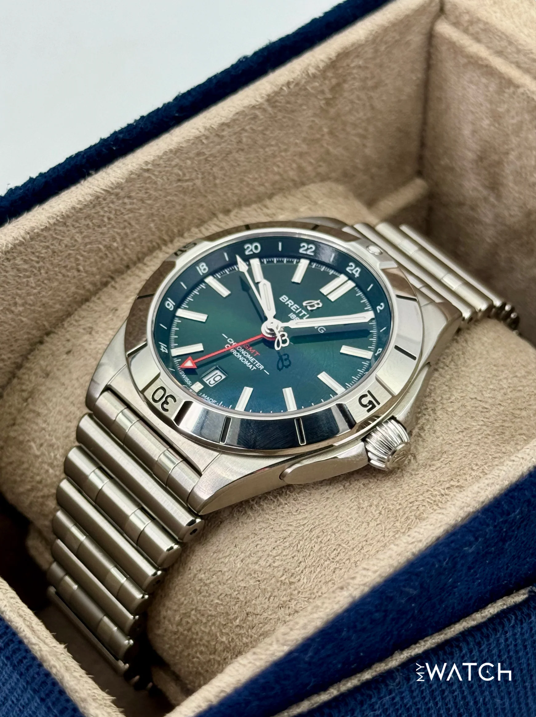2023 Breitling Chronomat GMT 40mm A32398 Stainless Steel Green Dial - Image 5