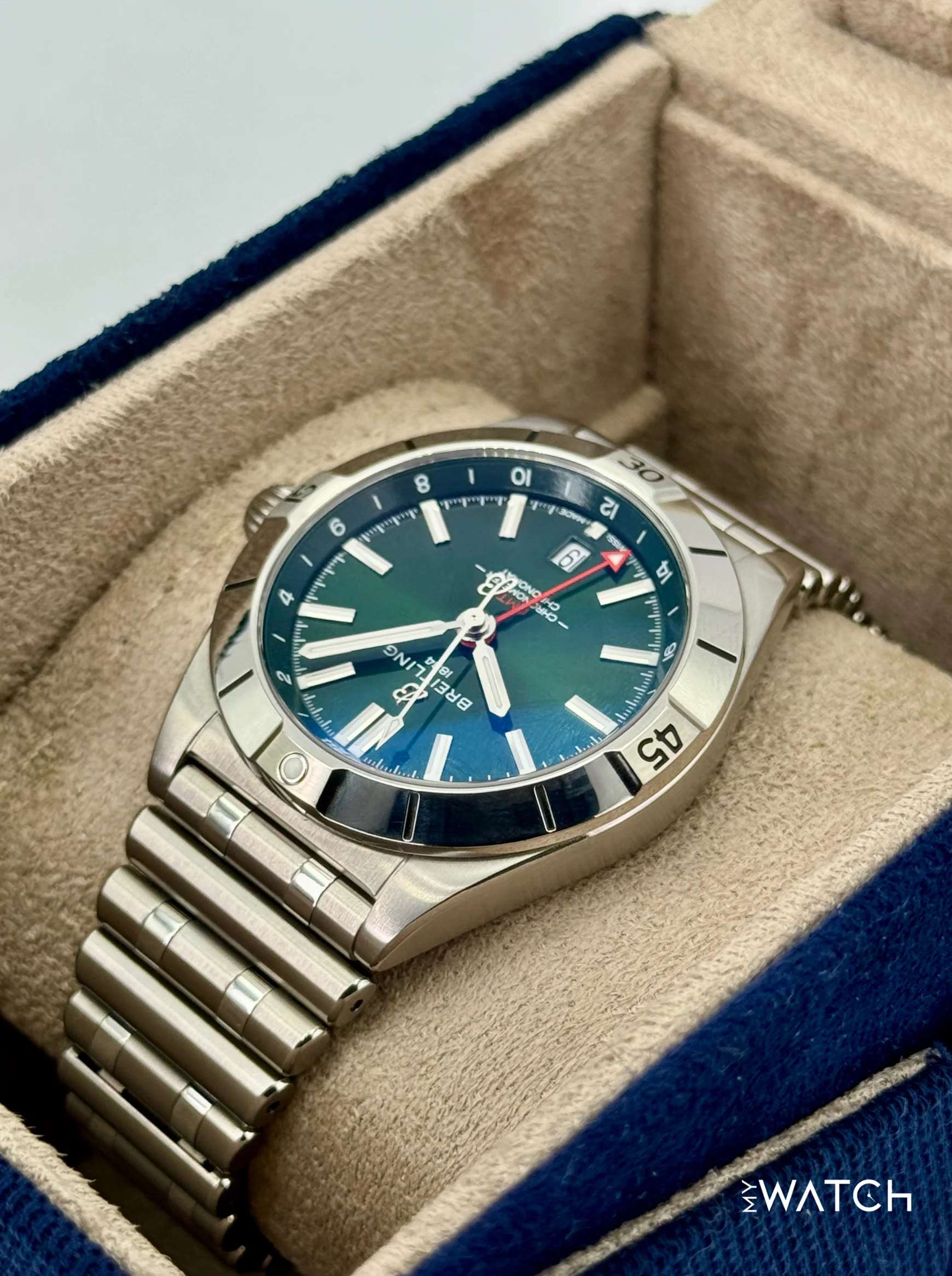2023 Breitling Chronomat GMT 40mm A32398 Stainless Steel Green Dial - Image 7