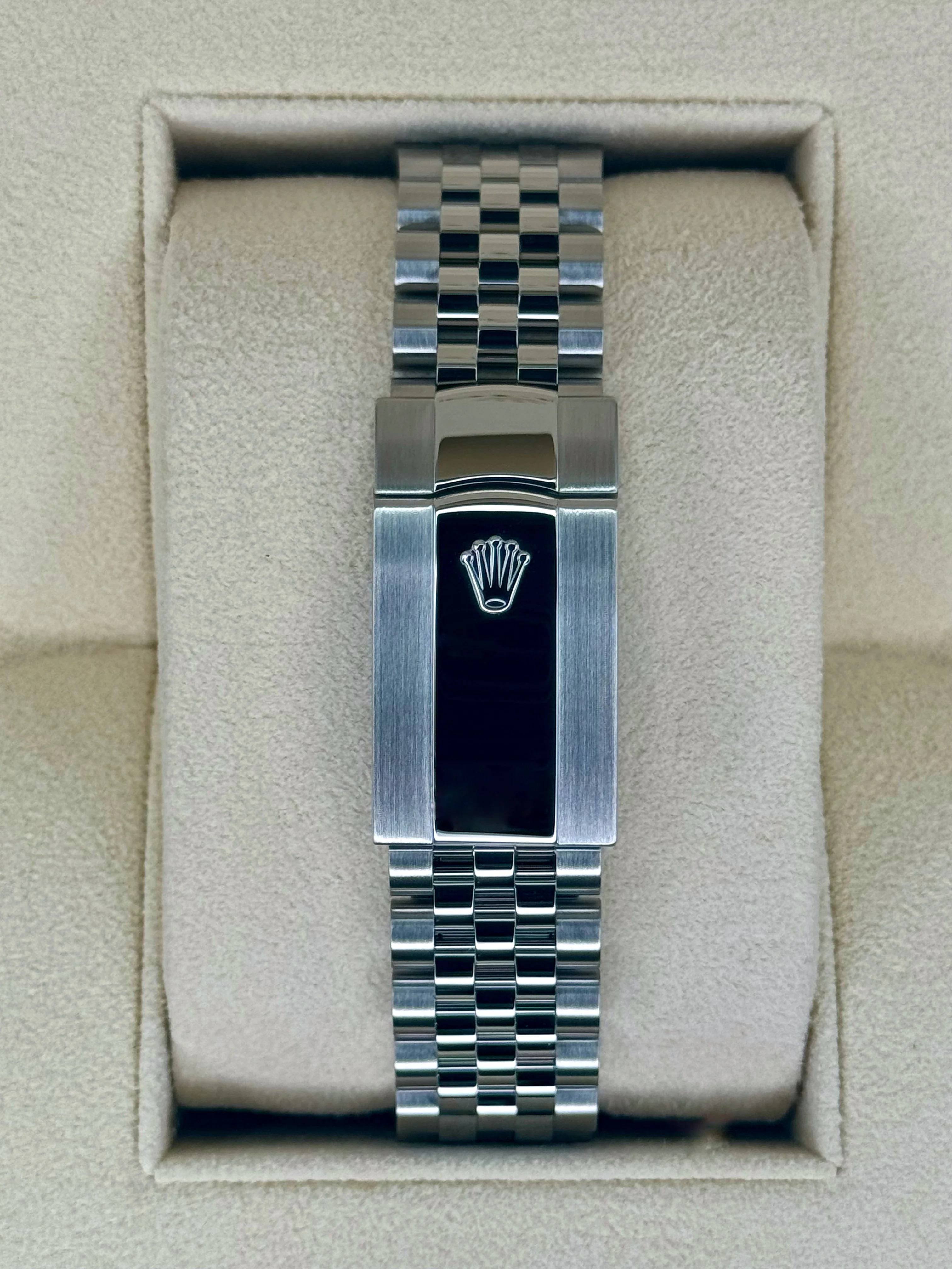 2023 Datejust 36mm 126234 Stainless Steel Jubilee Blue Motif Dial - Image 2