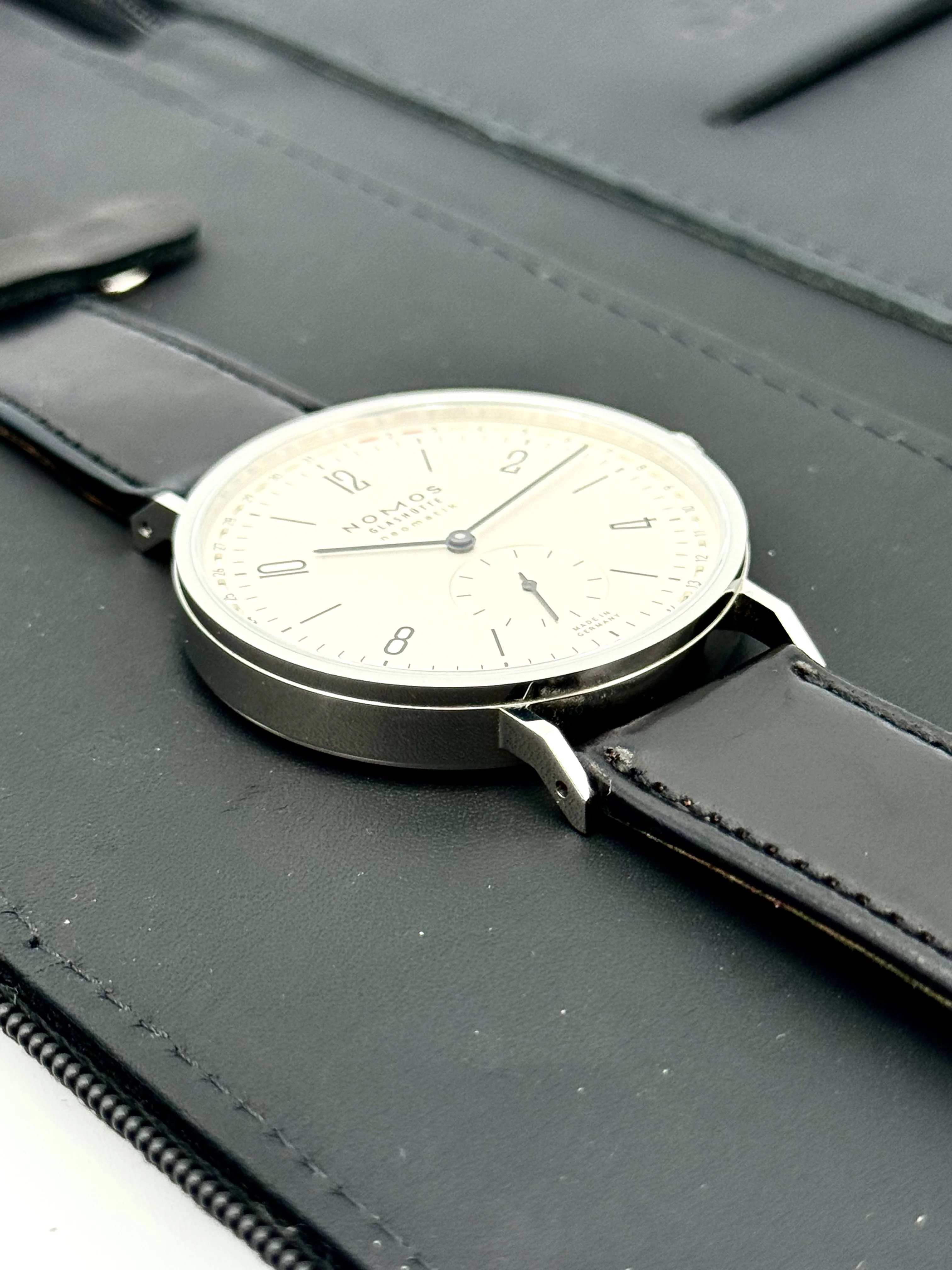 2023 Nomos Tangente Neomatik 41 Update Stainless Steel White Dial - Image 6