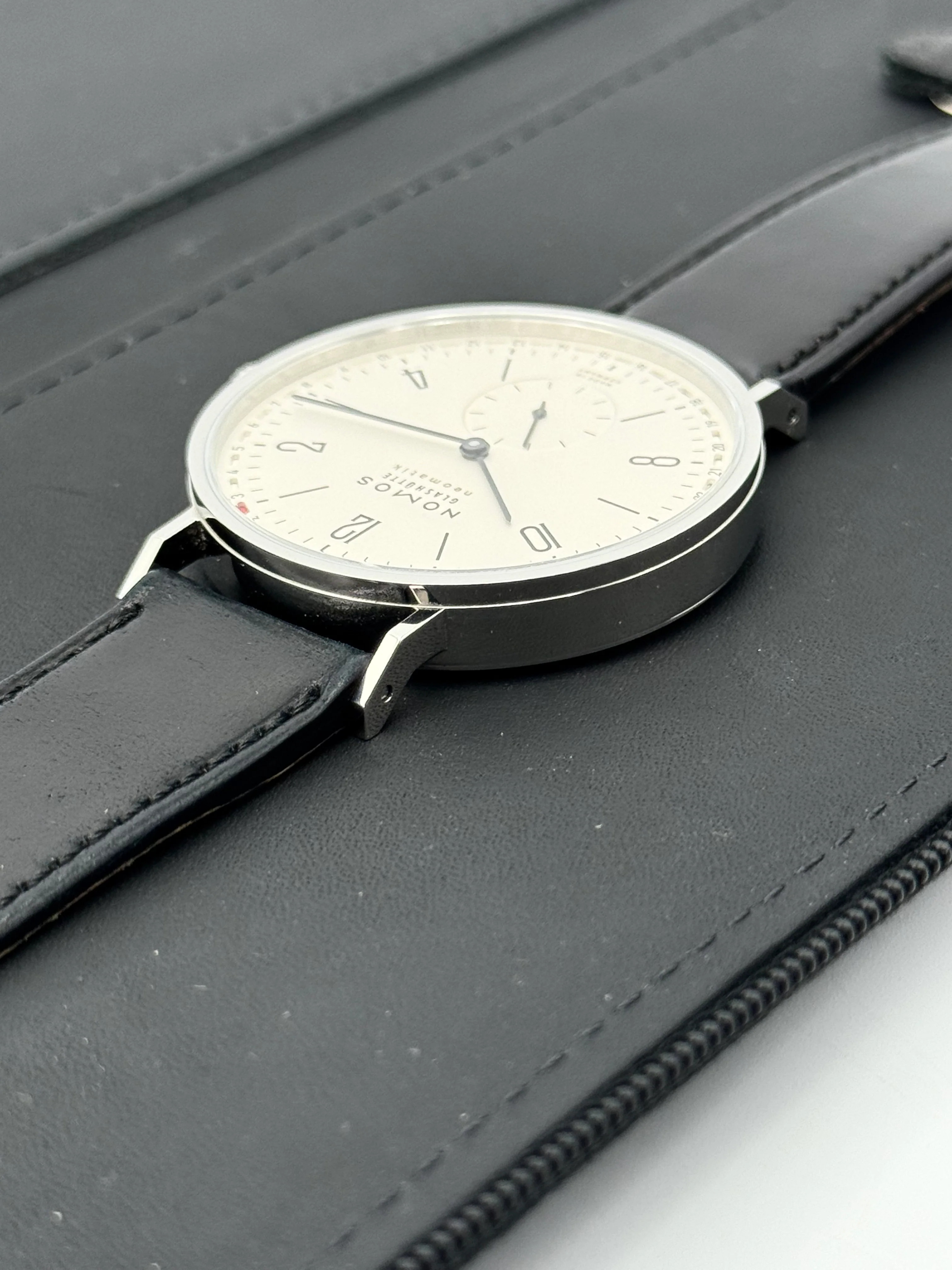 2023 Nomos Tangente Neomatik 41 Update Stainless Steel White Dial - Image 7