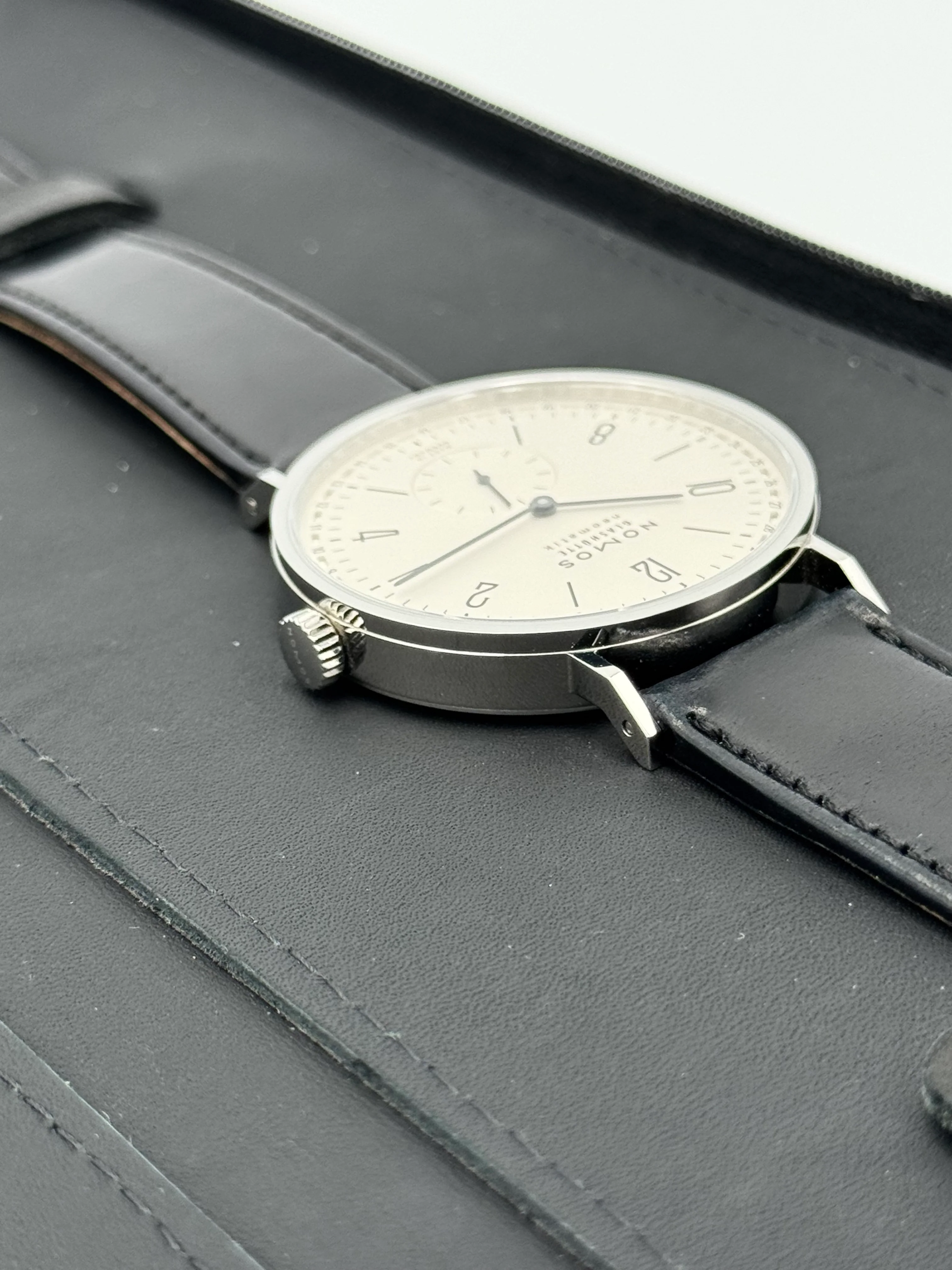 2023 Nomos Tangente Neomatik 41 Update Stainless Steel White Dial - Image 8
