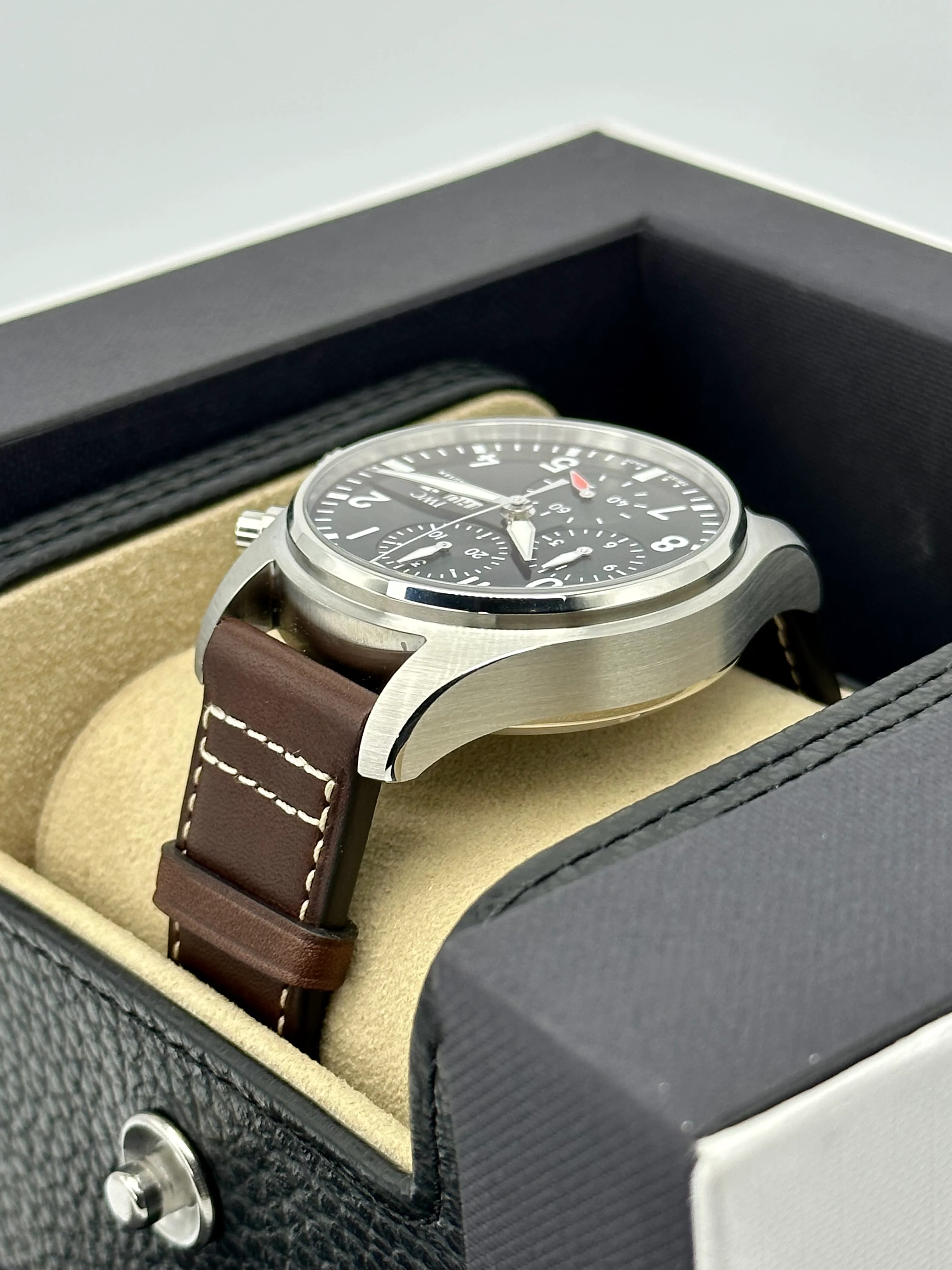 NEW 2023 IWC Pilot's Chronograph 41mm IW388103 Stainless Steel Green Dial - Image 7