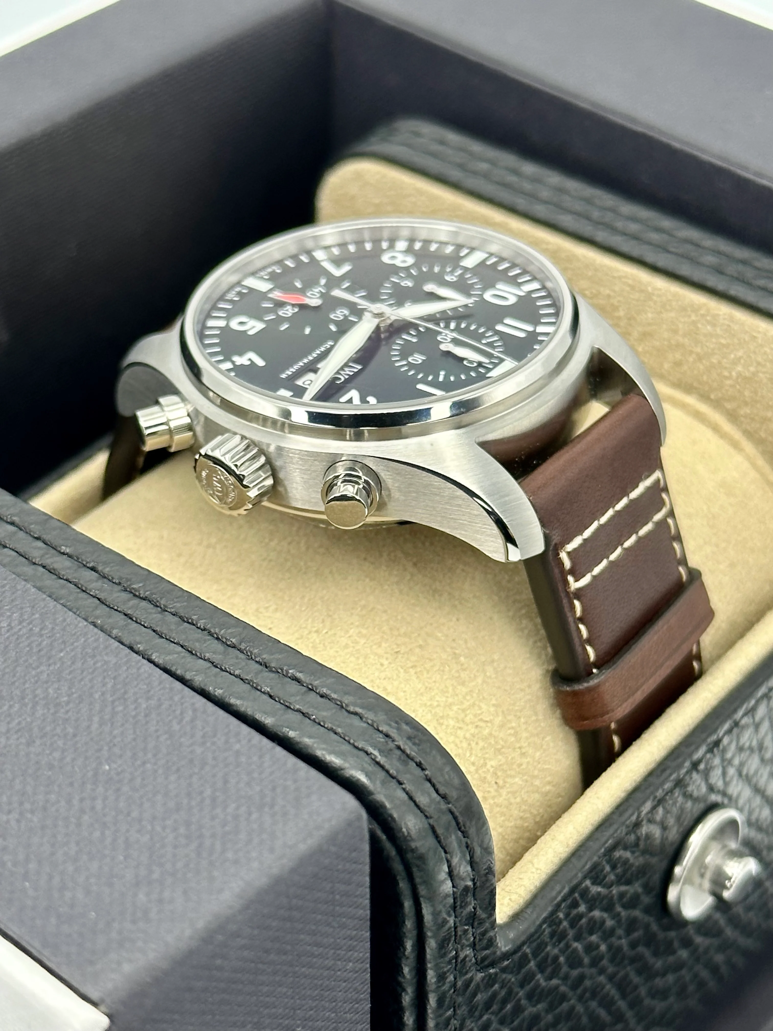 NEW 2023 IWC Pilot's Chronograph 41mm IW388103 Stainless Steel Green Dial - Image 8