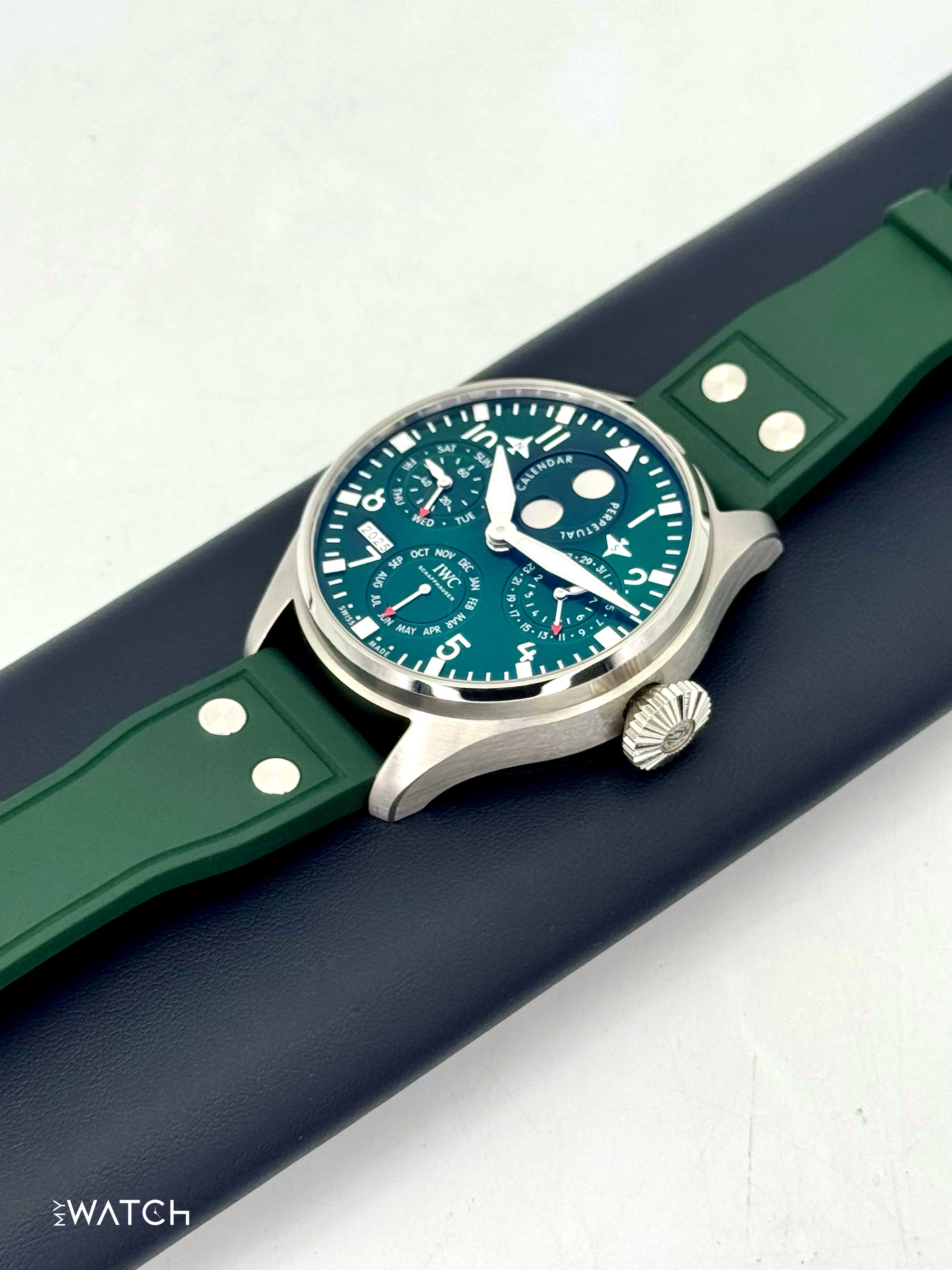 2023 IWC Pilot's Watch Perpetual Calendar 46.2mm IW503608 Green - Image 5