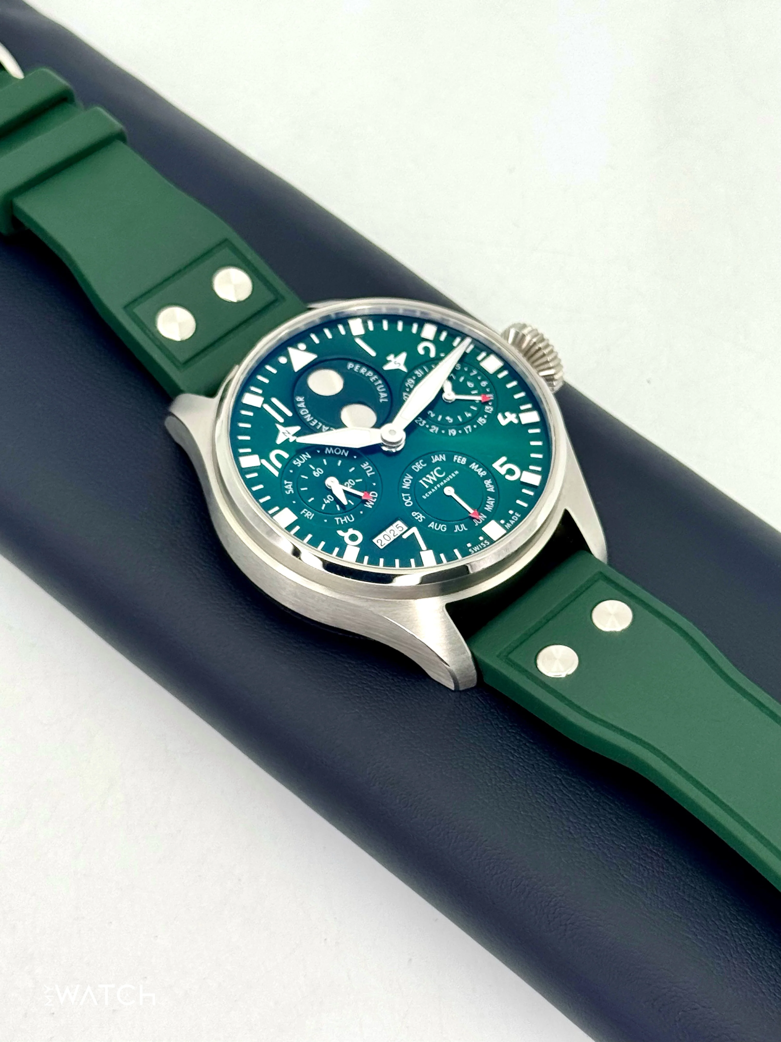 2023 IWC Pilot's Watch Perpetual Calendar 46.2mm IW503608 Green - Image 6
