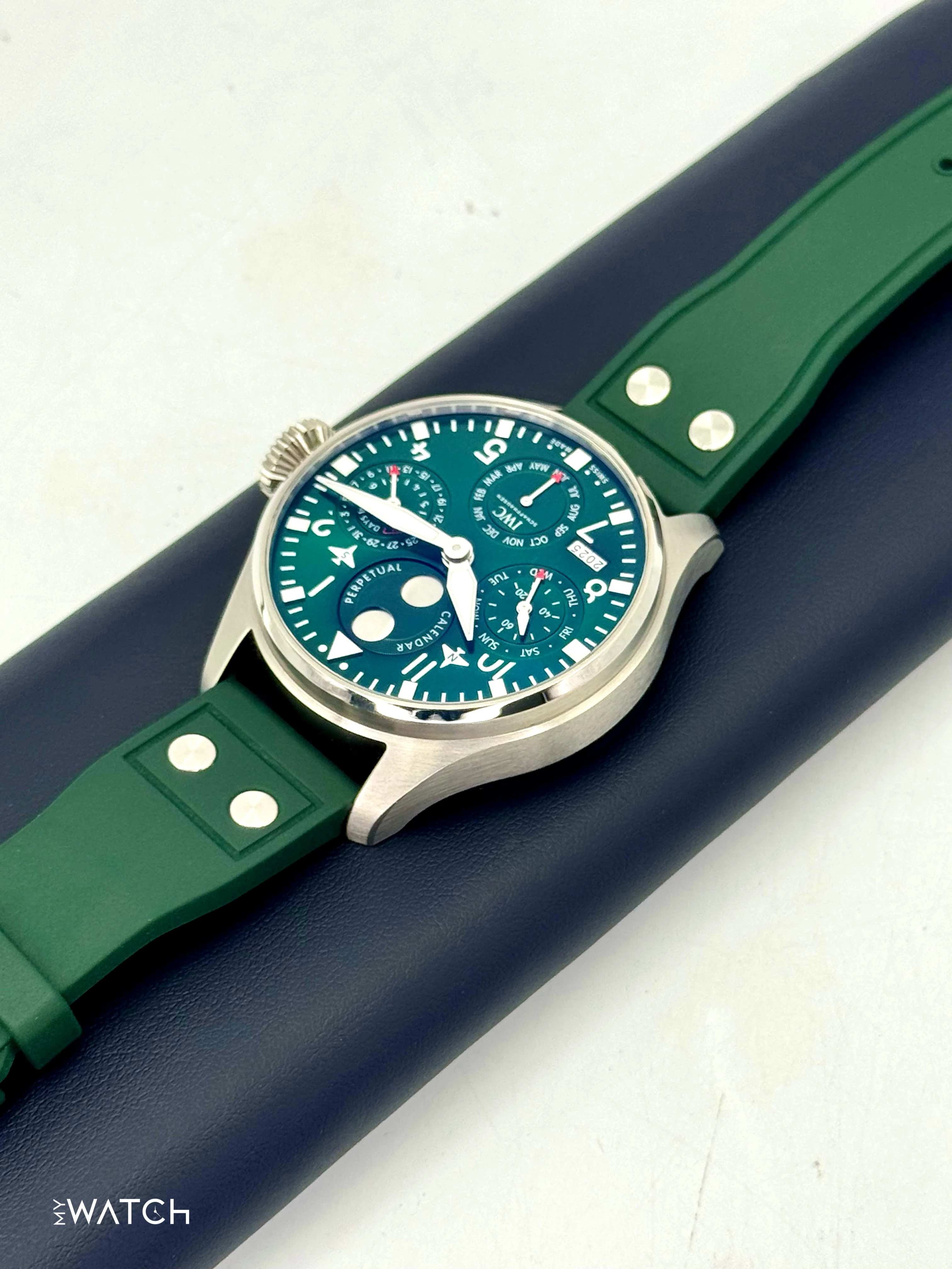 2023 IWC Pilot's Watch Perpetual Calendar 46.2mm IW503608 Green - Image 7