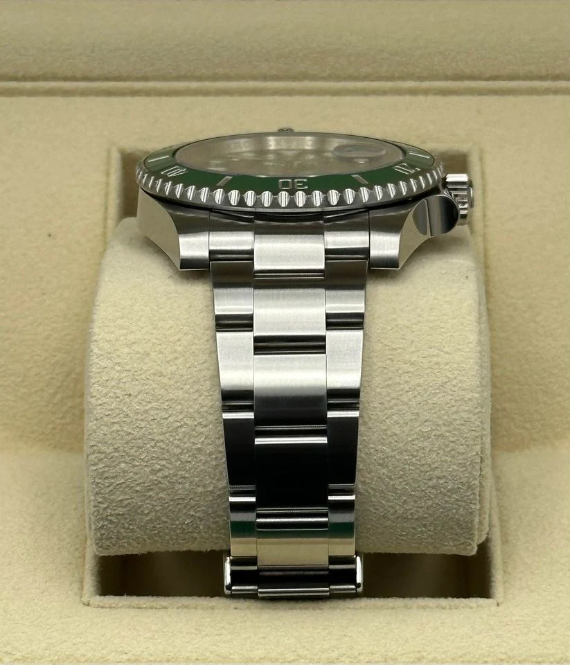 2014 Rolex Submariner "Hulk" 40mm 116610LV Green Dial - Image 3