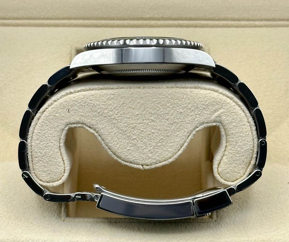 NEW 2023 Rolex Submariner "Starbucks" 41mm 126610LV Black Dial - Image 8