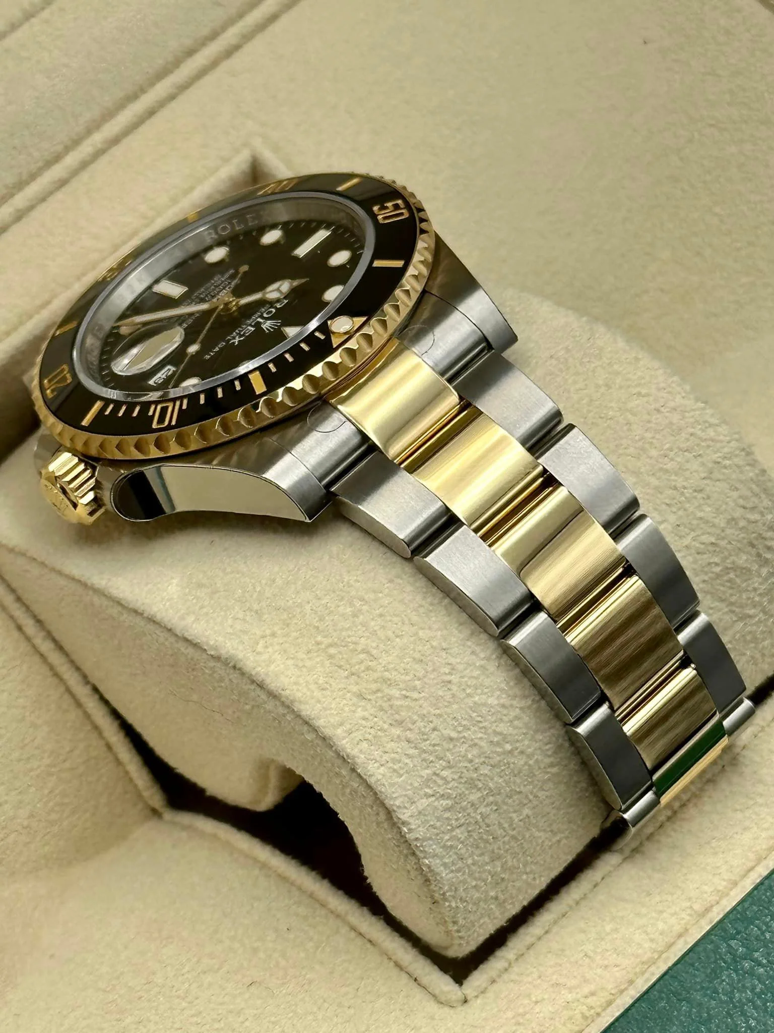 NEW 2023 Rolex Submariner 41mm 126613LN Two-Tone Black Dial - Image 8