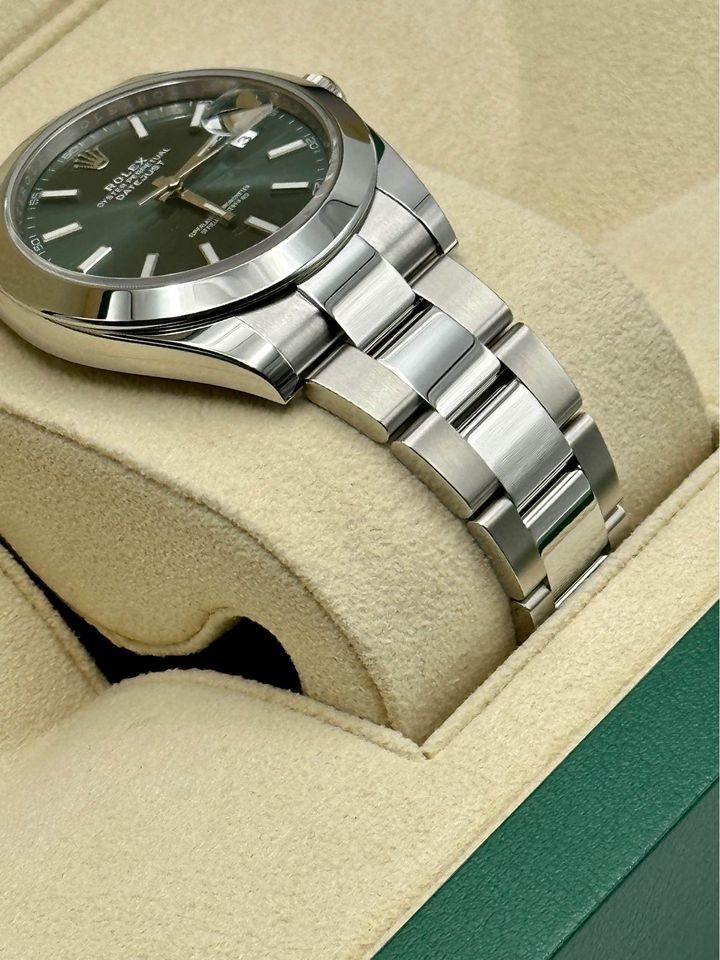 NEW 2023 Rolex Datejust 41mm 126300 Oyster Green Dial - Image 5