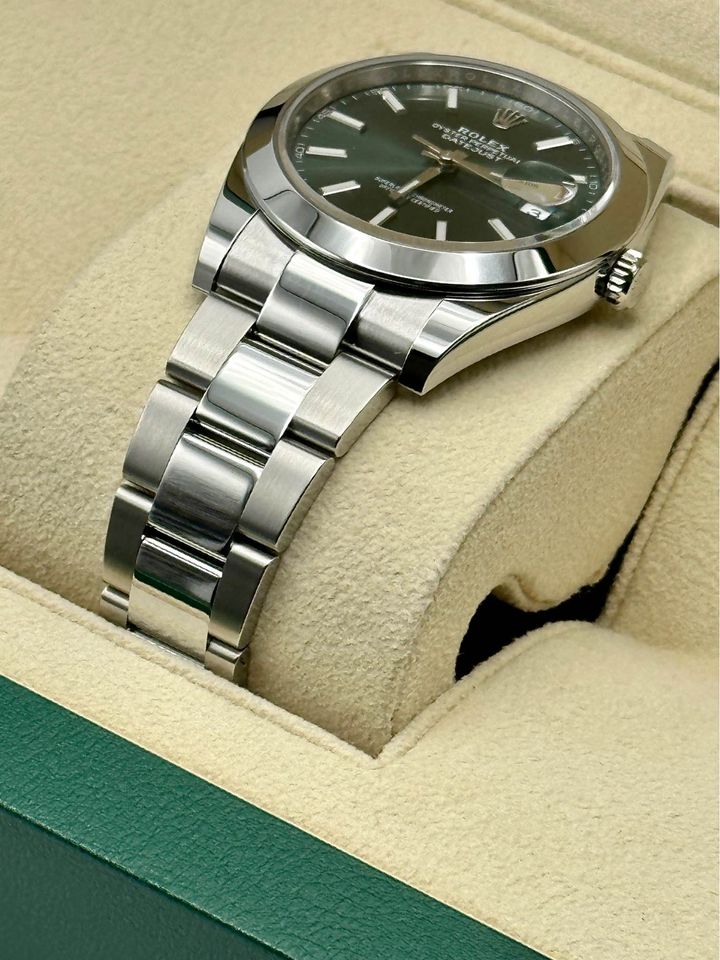 NEW 2023 Rolex Datejust 41mm 126300 Oyster Green Dial - Image 6