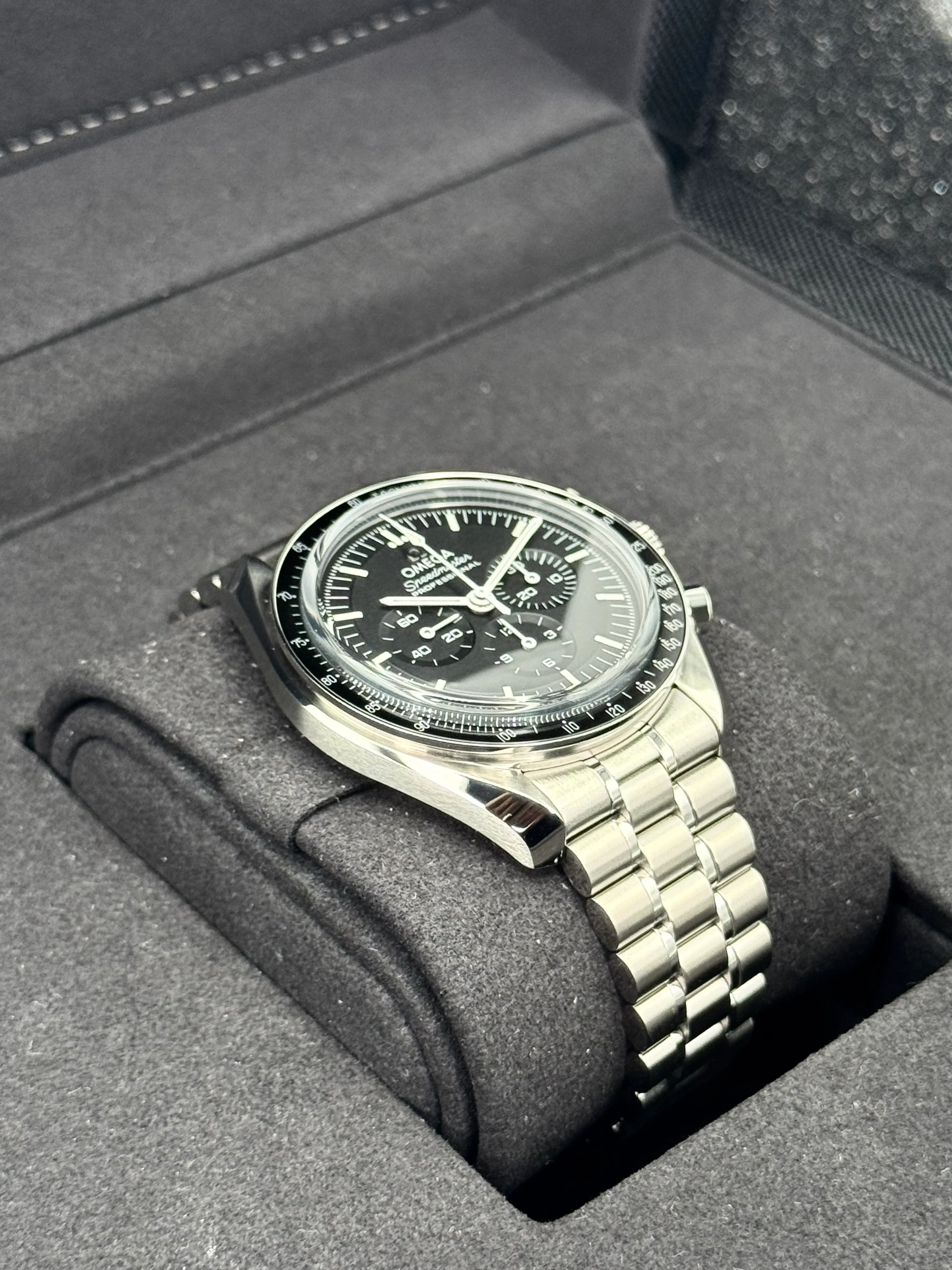 2023 Omega 42mm 310.30.42.50.01.002 Speedmaster Moonwatch Pro - Image 6