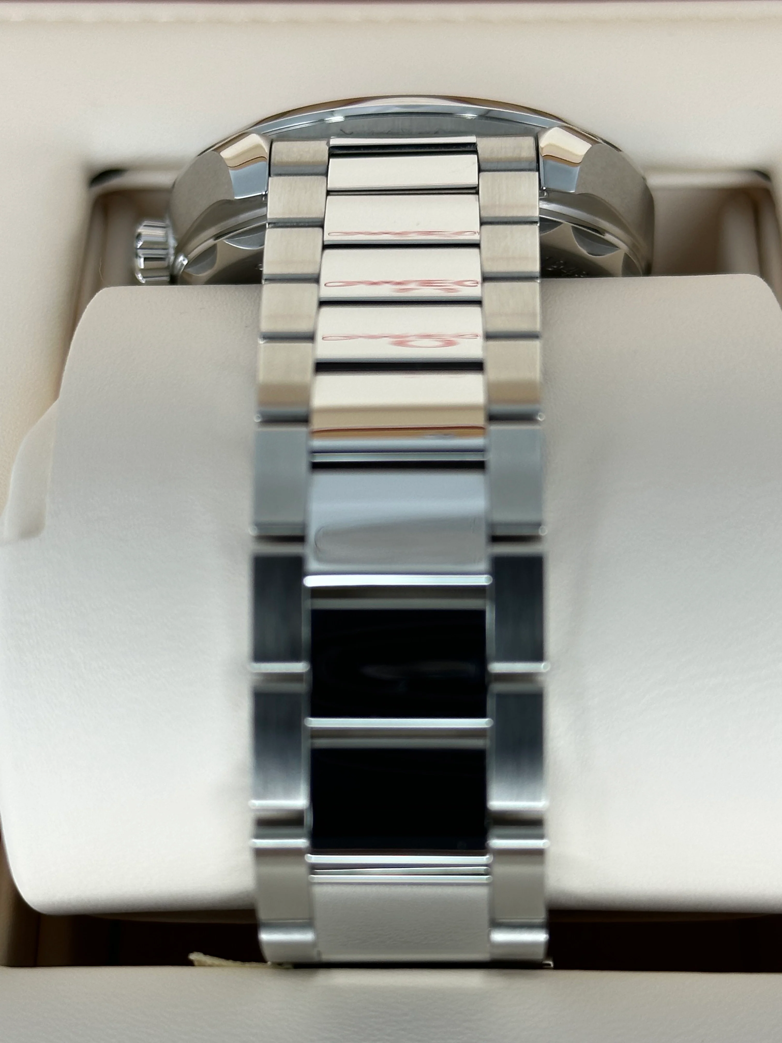 2023 Omega Seamaster Aqua Terra 41mm 220.10.41.21.03.005 Blue Dial - Image 4