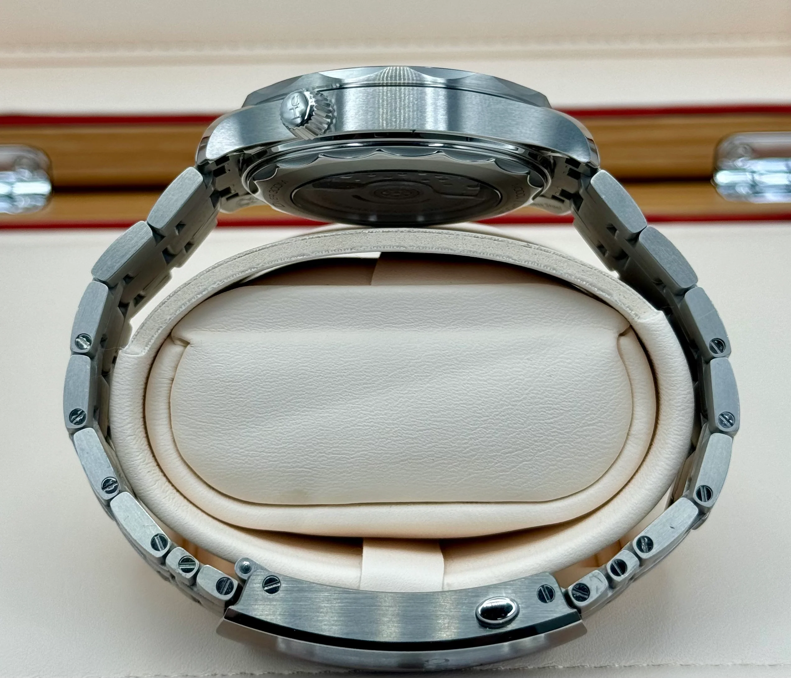 NEW 2023 Omega Seamaster Diver 300M 42mm 21030422110001 Green Dial - Image 10