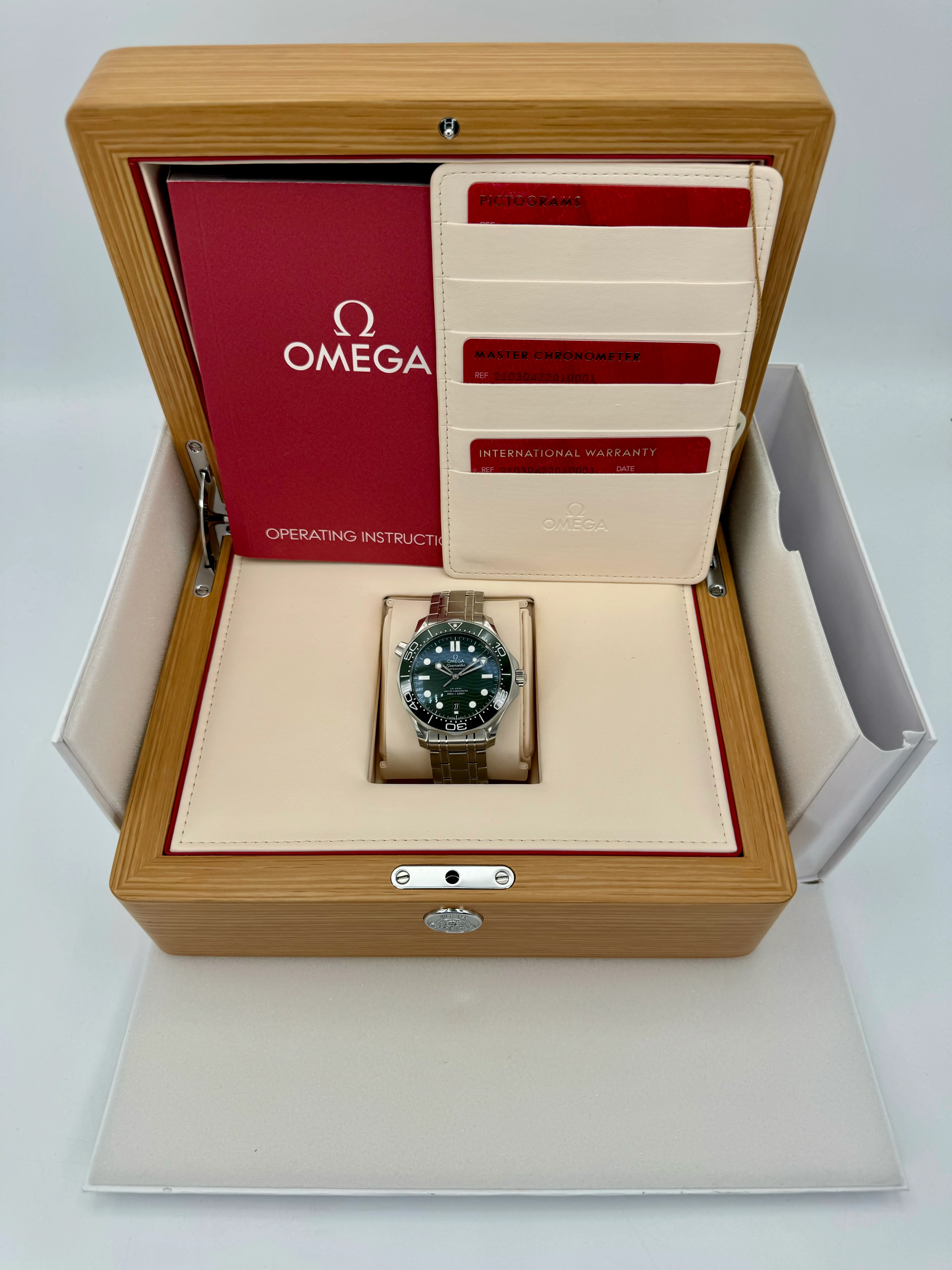NEW 2023 Omega Seamaster Diver 300M 42mm 21030422110001 Green Dial - Image 12