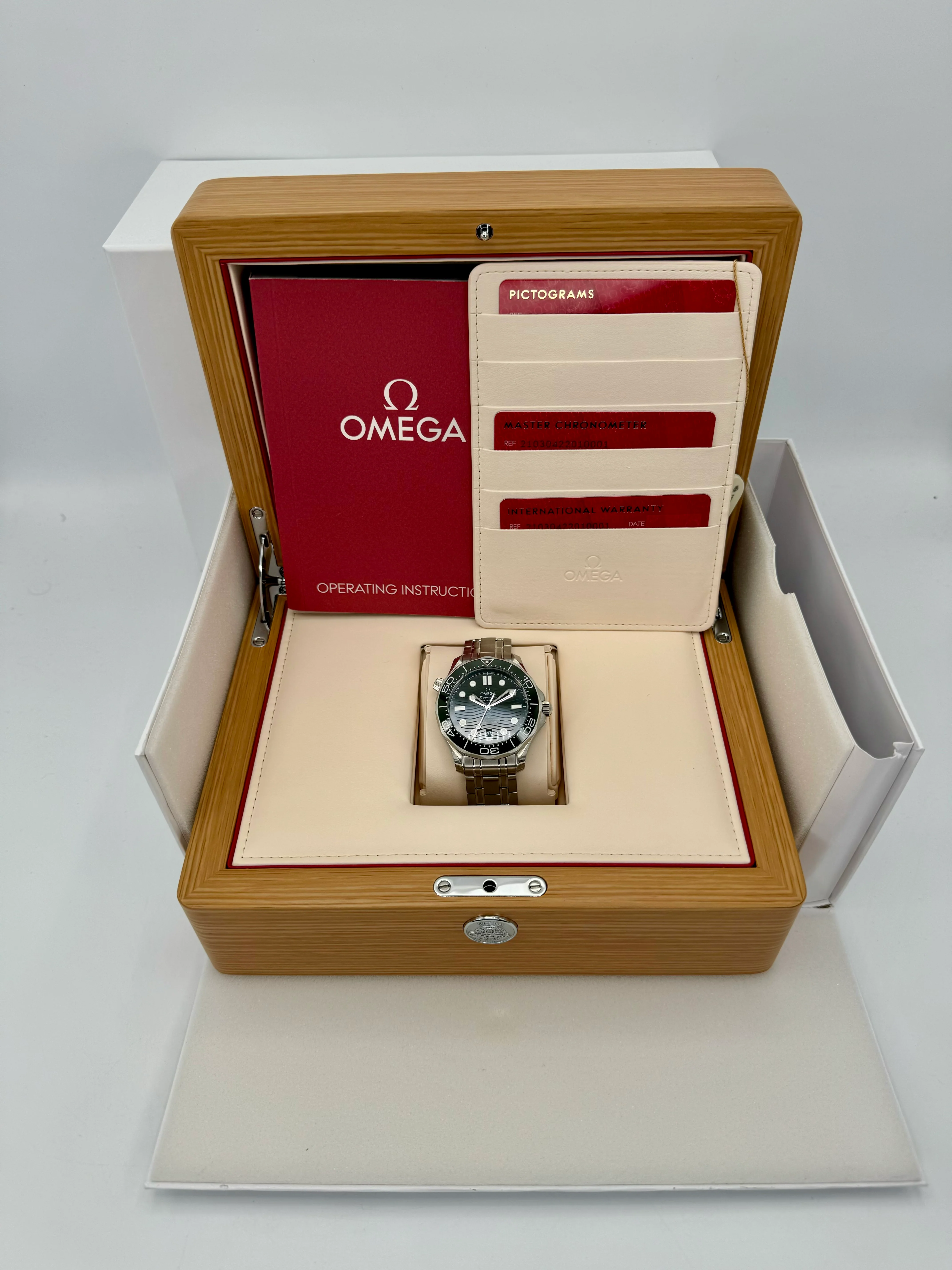 NEW 2023 Omega Seamaster Diver 300M 42mm 21030422110001 Green Dial - Image 13