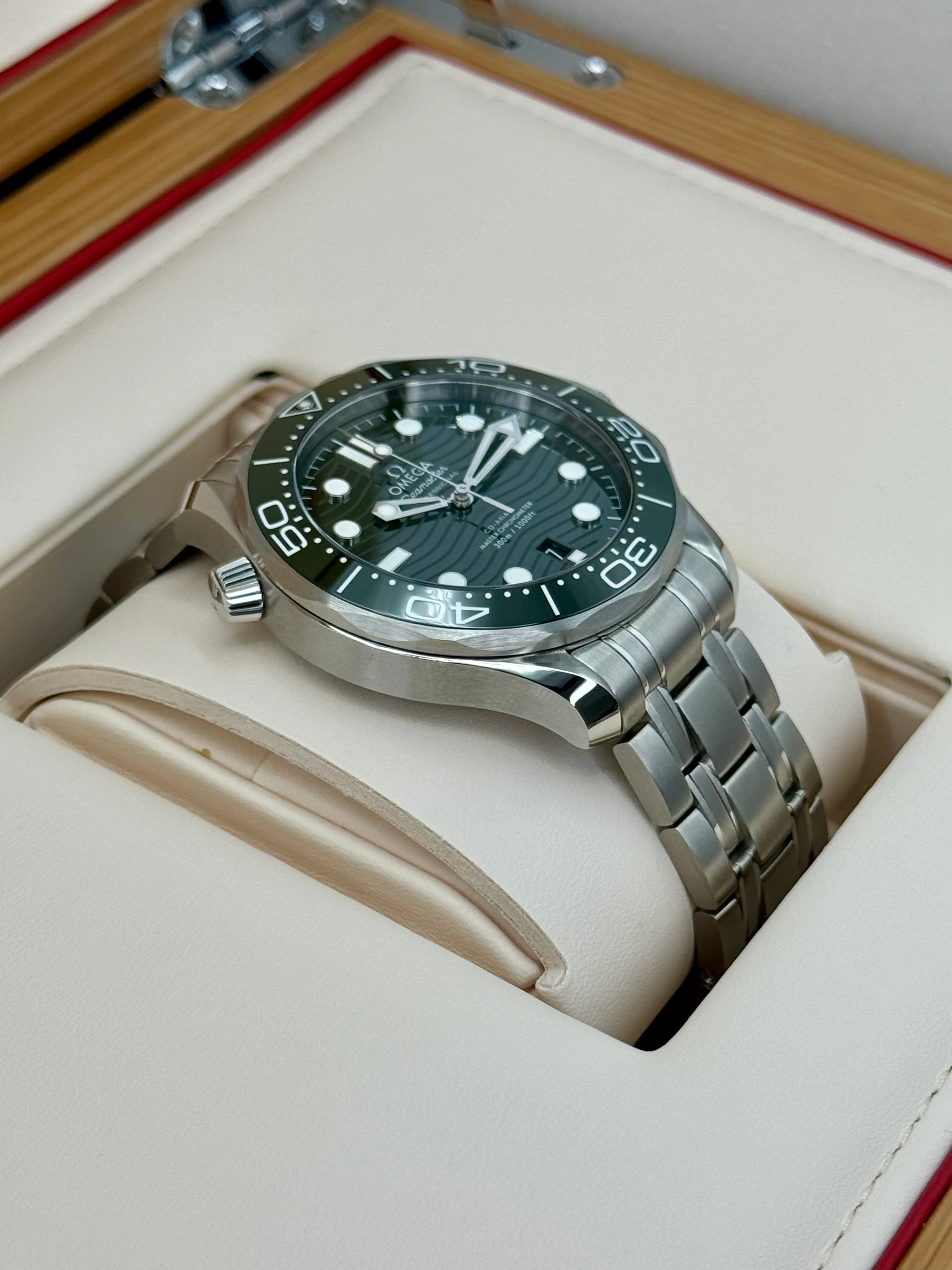 NEW 2023 Omega Seamaster Diver 300M 42mm 21030422110001 Green Dial - Image 6