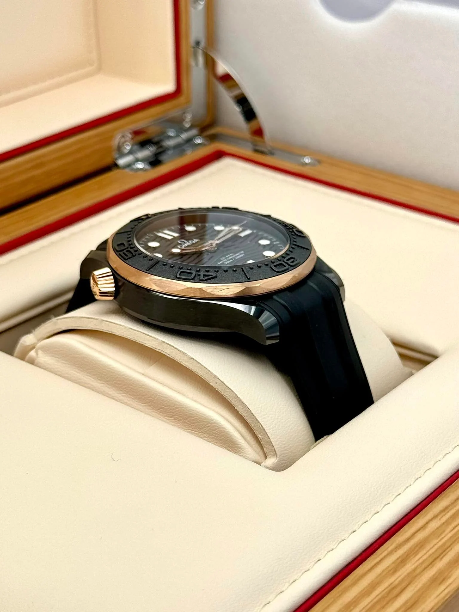 2023 Omega Seamaster Diver Ceramic 43.5 210.62.44.20.01.001 Rose Gold - Image 6