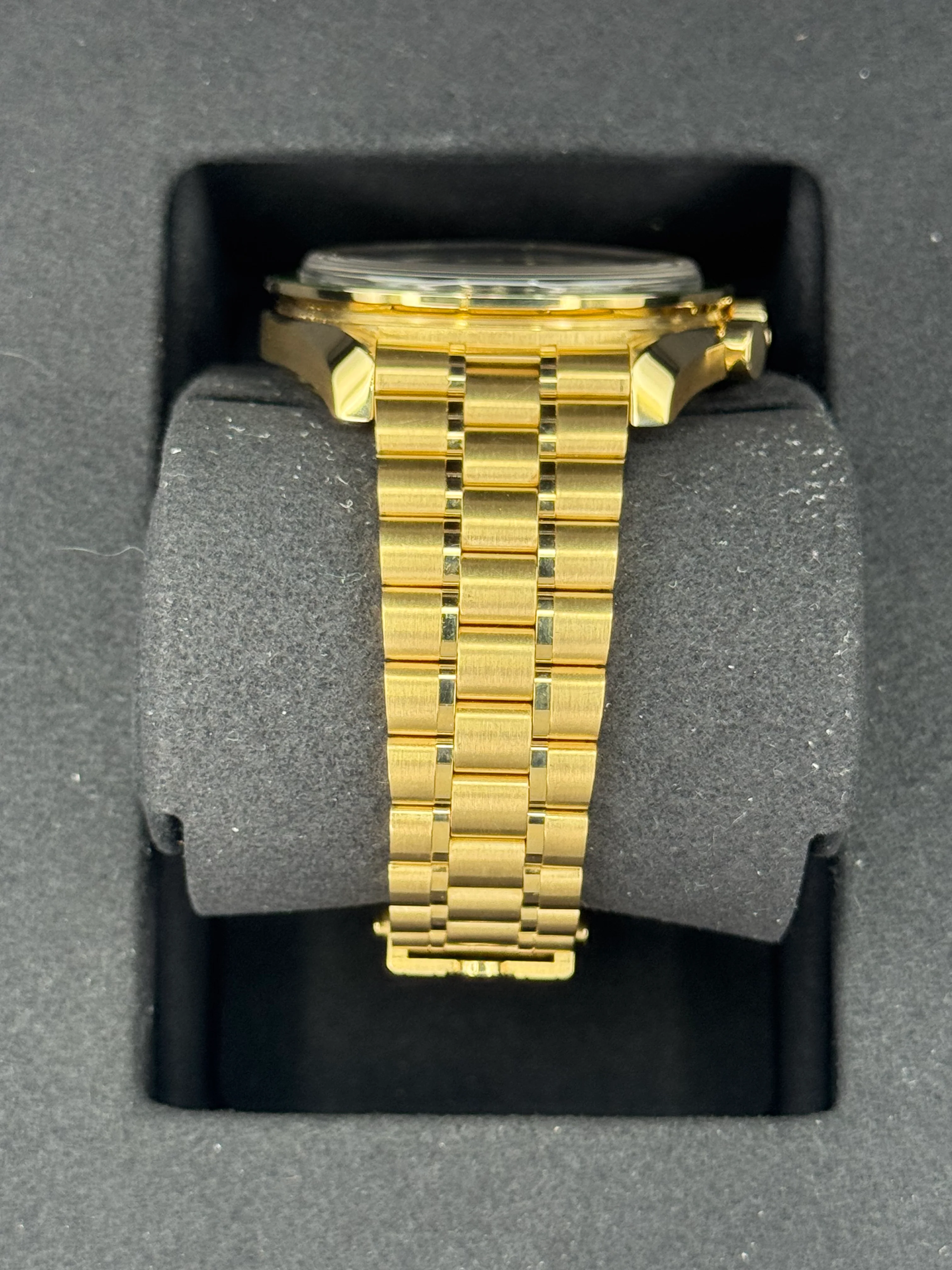 2023 Omega  Speedmaster Moonwatch 42mm Moonshine Gold Green Dial - Image 3