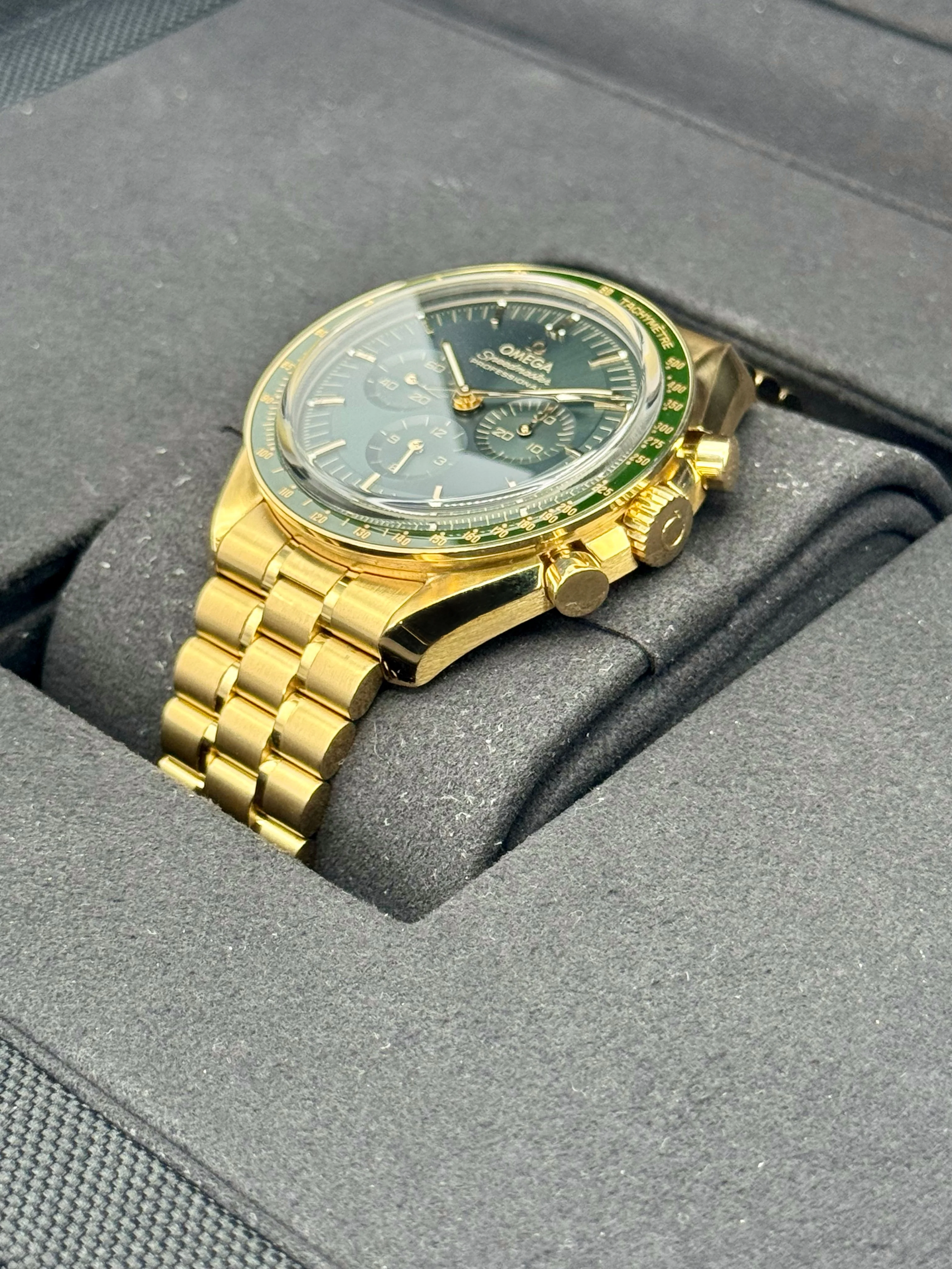 2023 Omega  Speedmaster Moonwatch 42mm Moonshine Gold Green Dial - Image 5