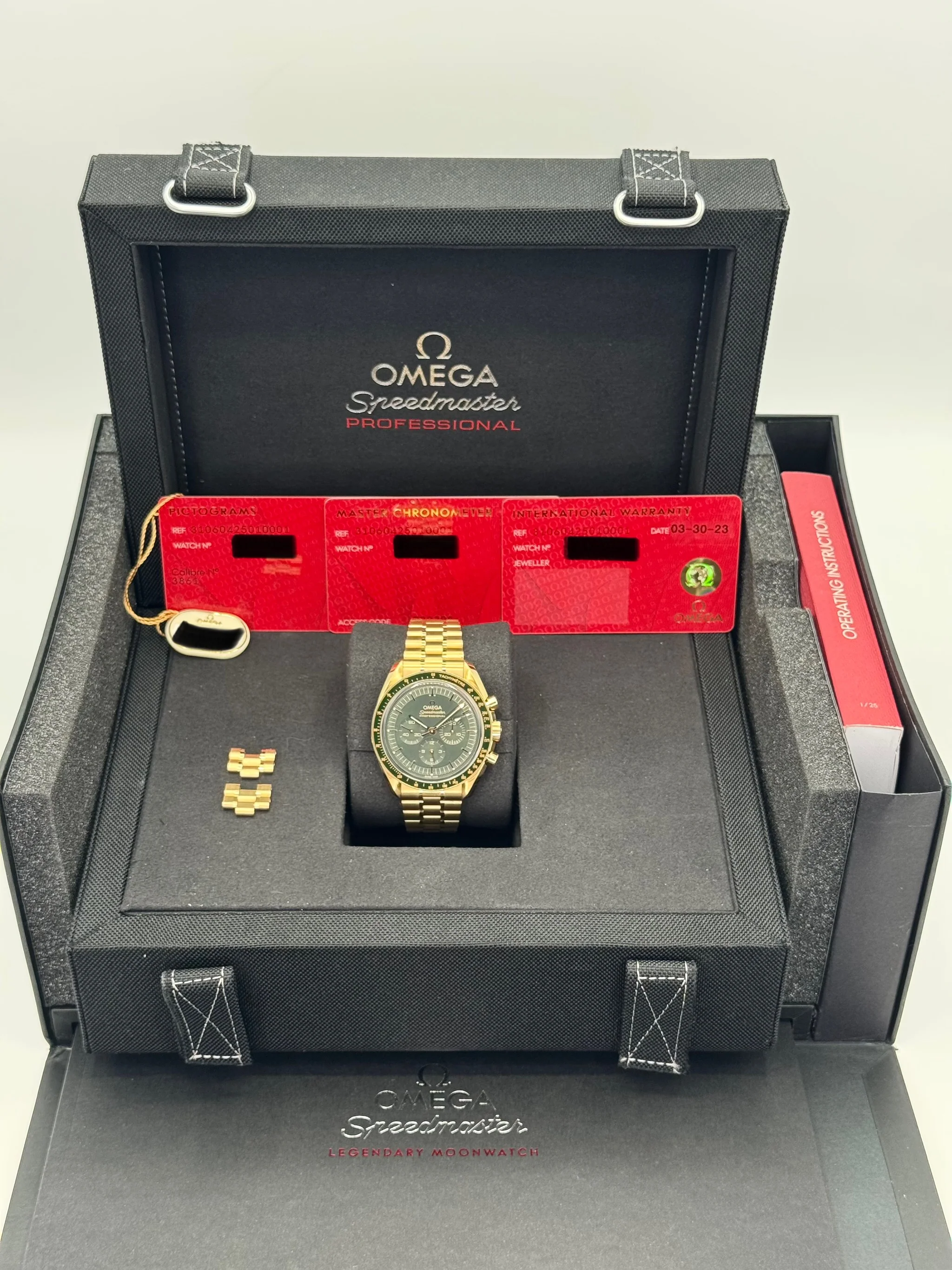 2023 Omega  Speedmaster Moonwatch 42mm Moonshine Gold Green Dial - Image 8