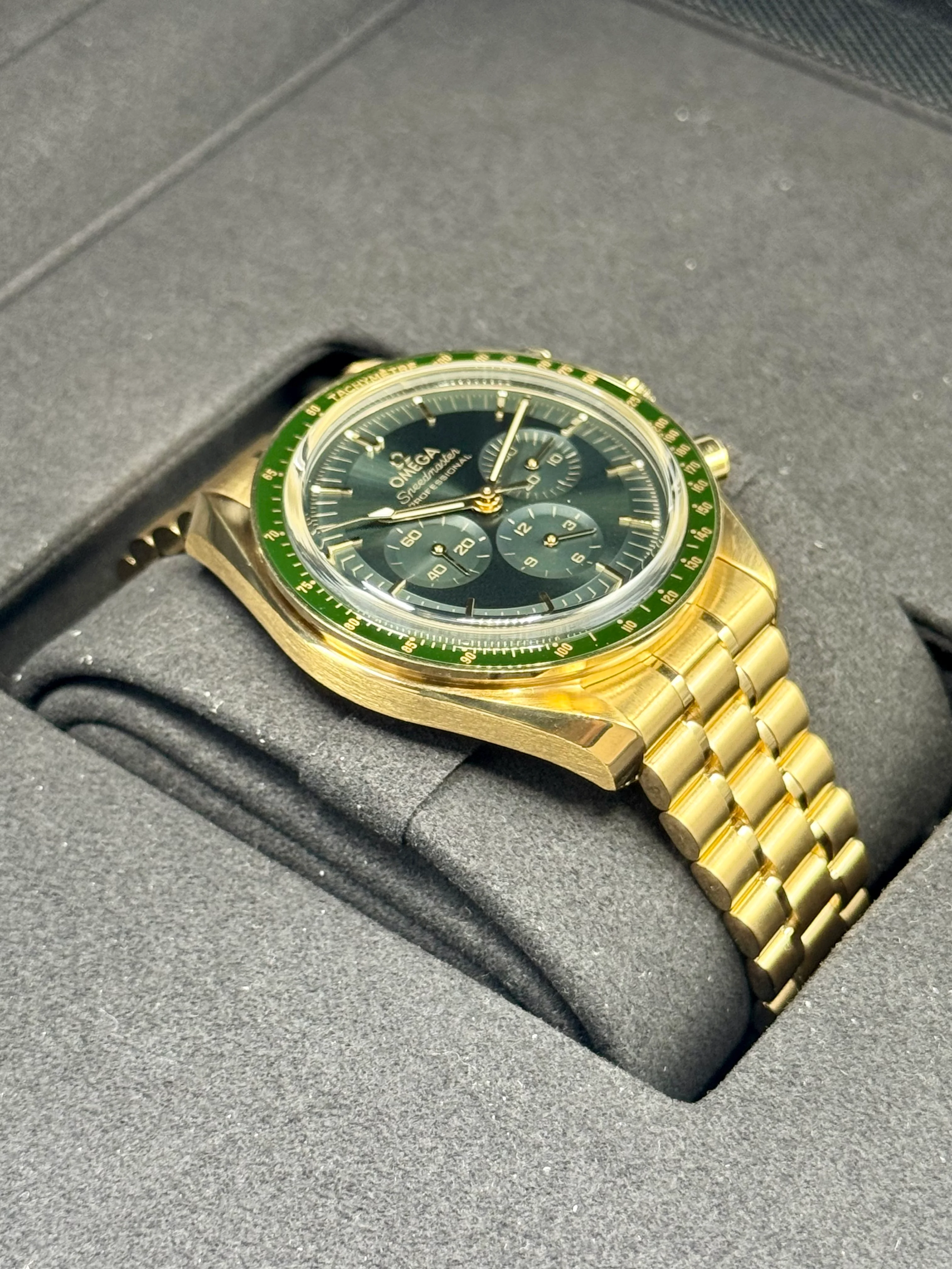 2023 Omega Speedmaster Moonwatch Pro 42mm 310.60.42.50.10.001 Green Dial - Image 6