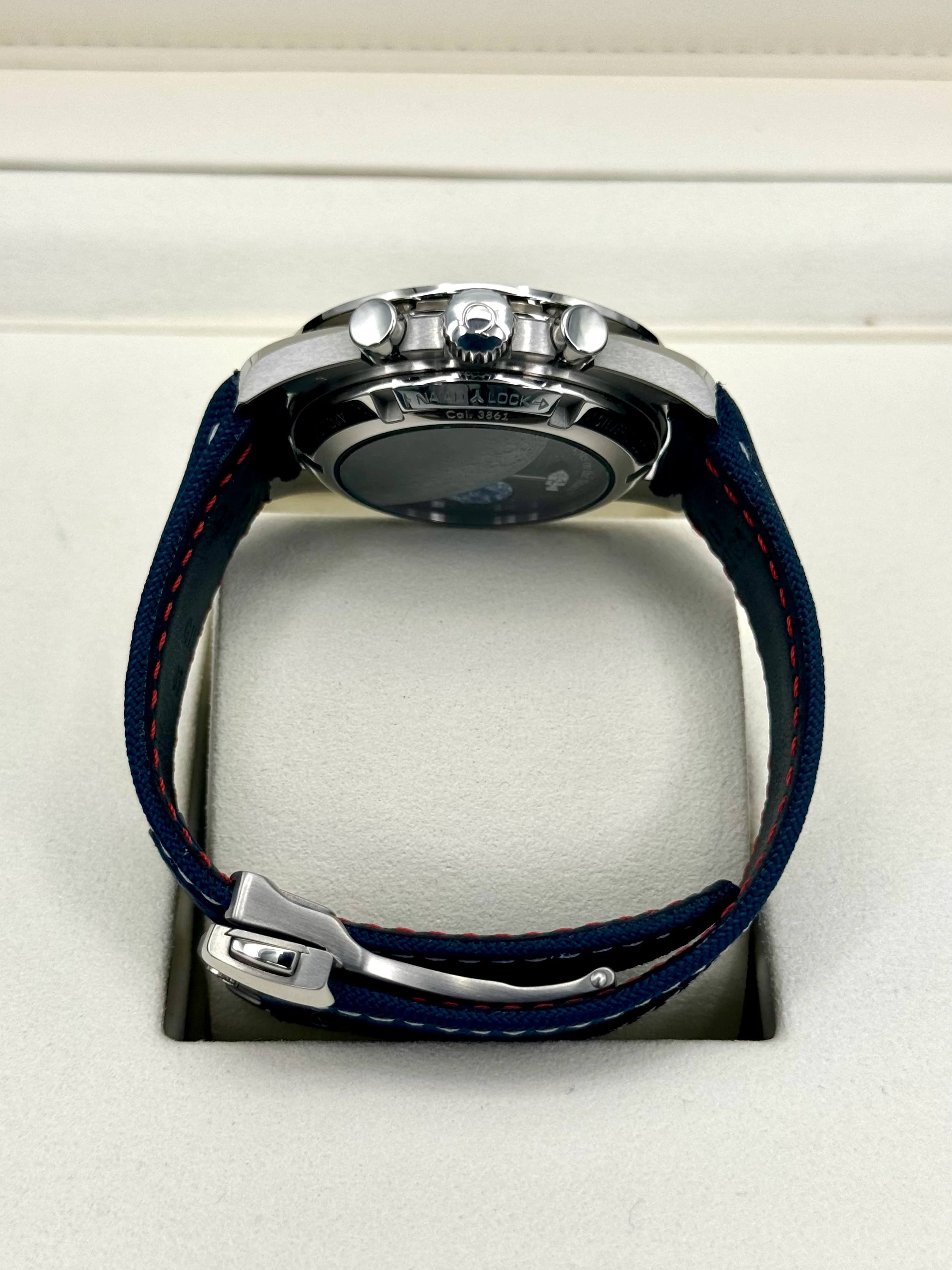 2023 Omega Speedmaster Silver Snoopy Award 310.32.42.50.02.001 - Image 9