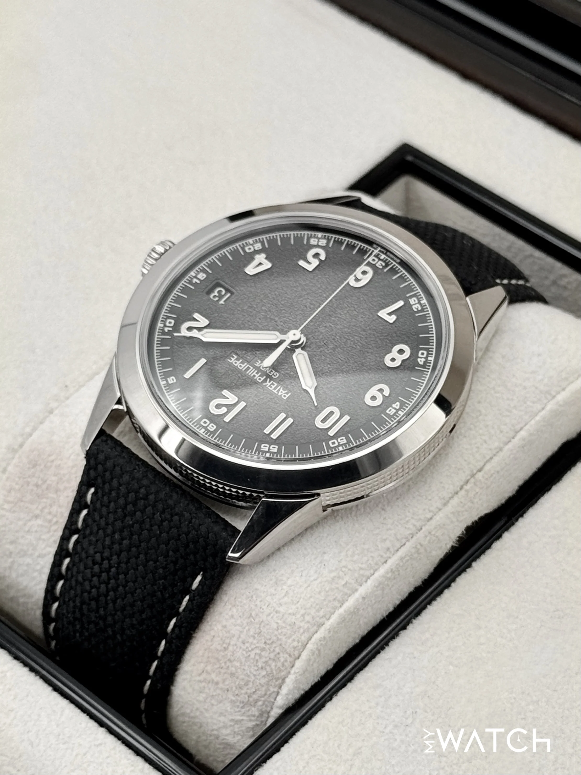 2023 Patek Philippe Calatrava 40mm 5226G White Gold Black Dial - Image 7