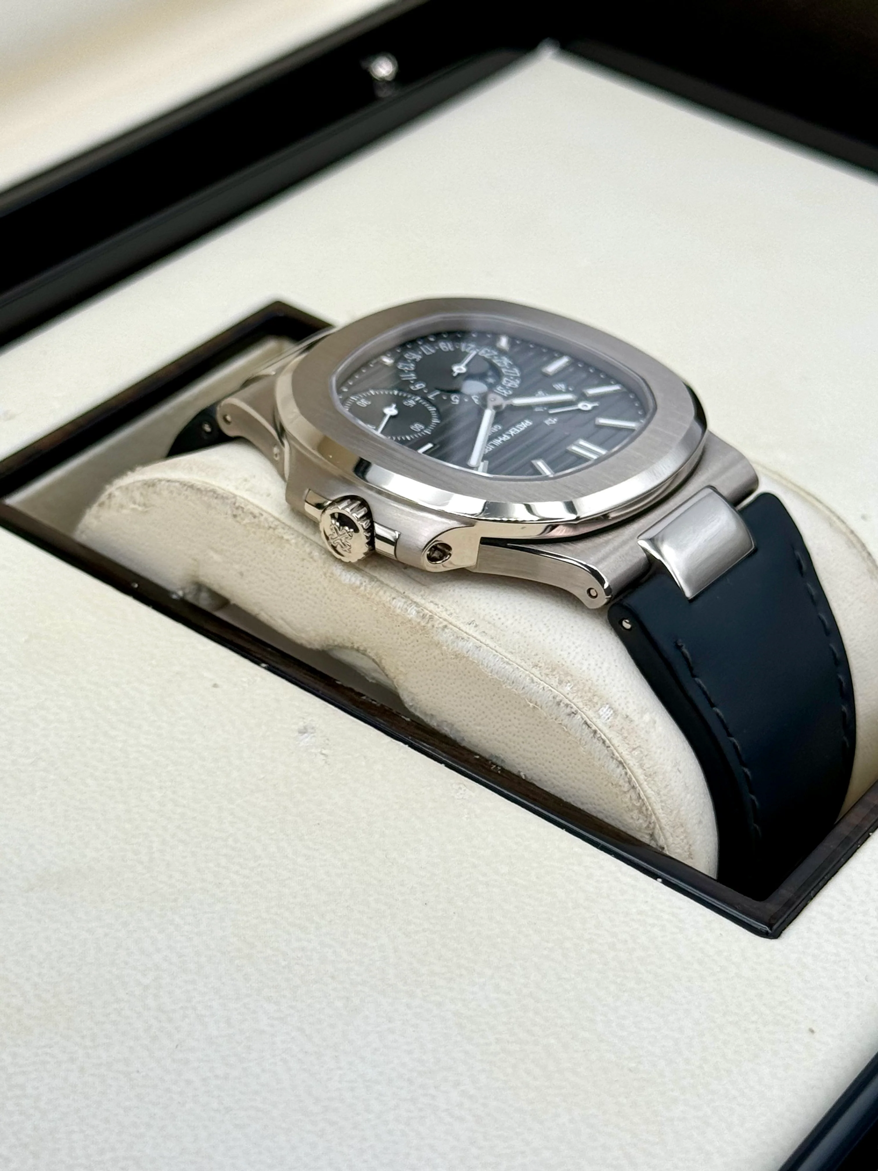 2023 Patek Philippe Nautilus 40mm 5712G White Gold Grey Dial - Image 6