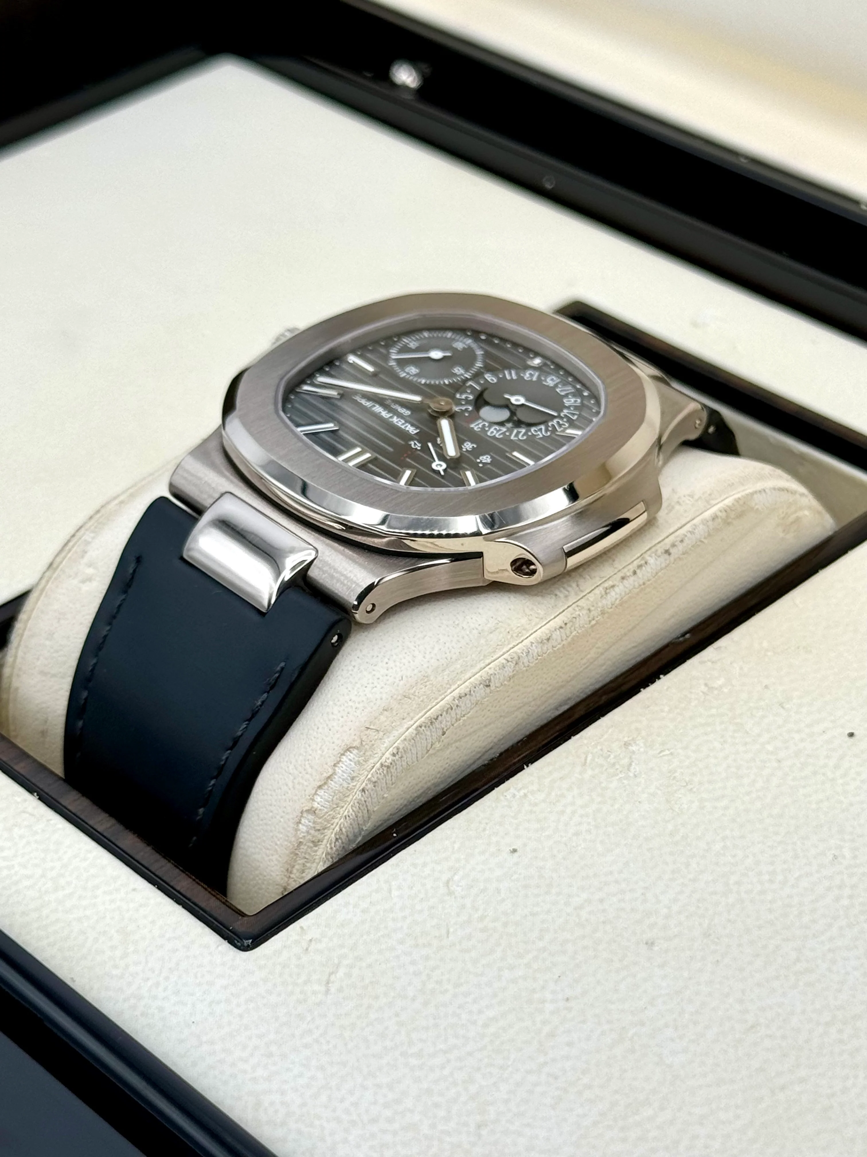 2023 Patek Philippe Nautilus 40mm 5712G White Gold Grey Dial - Image 7