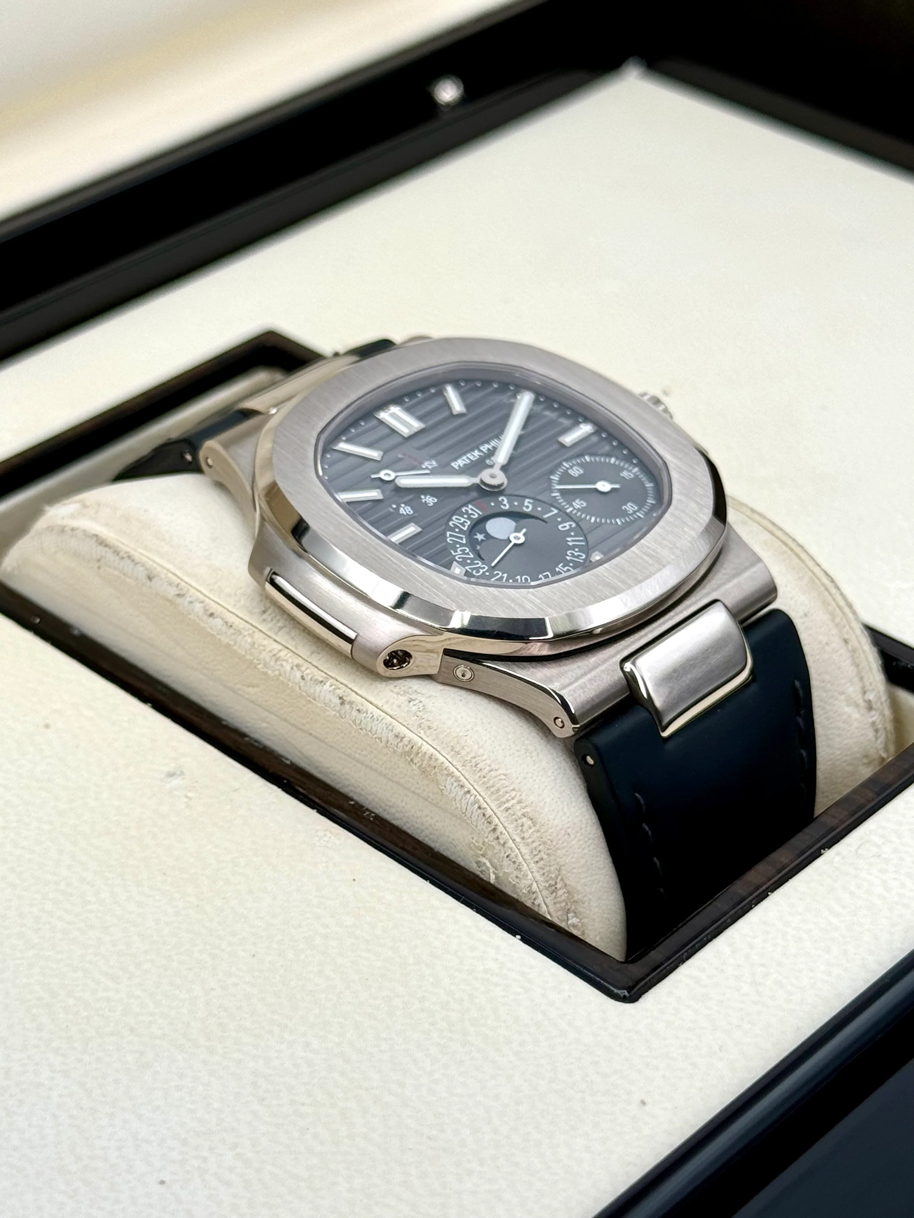 2023 Patek Philippe Nautilus 40mm 5712G White Gold Grey Dial - Image 8