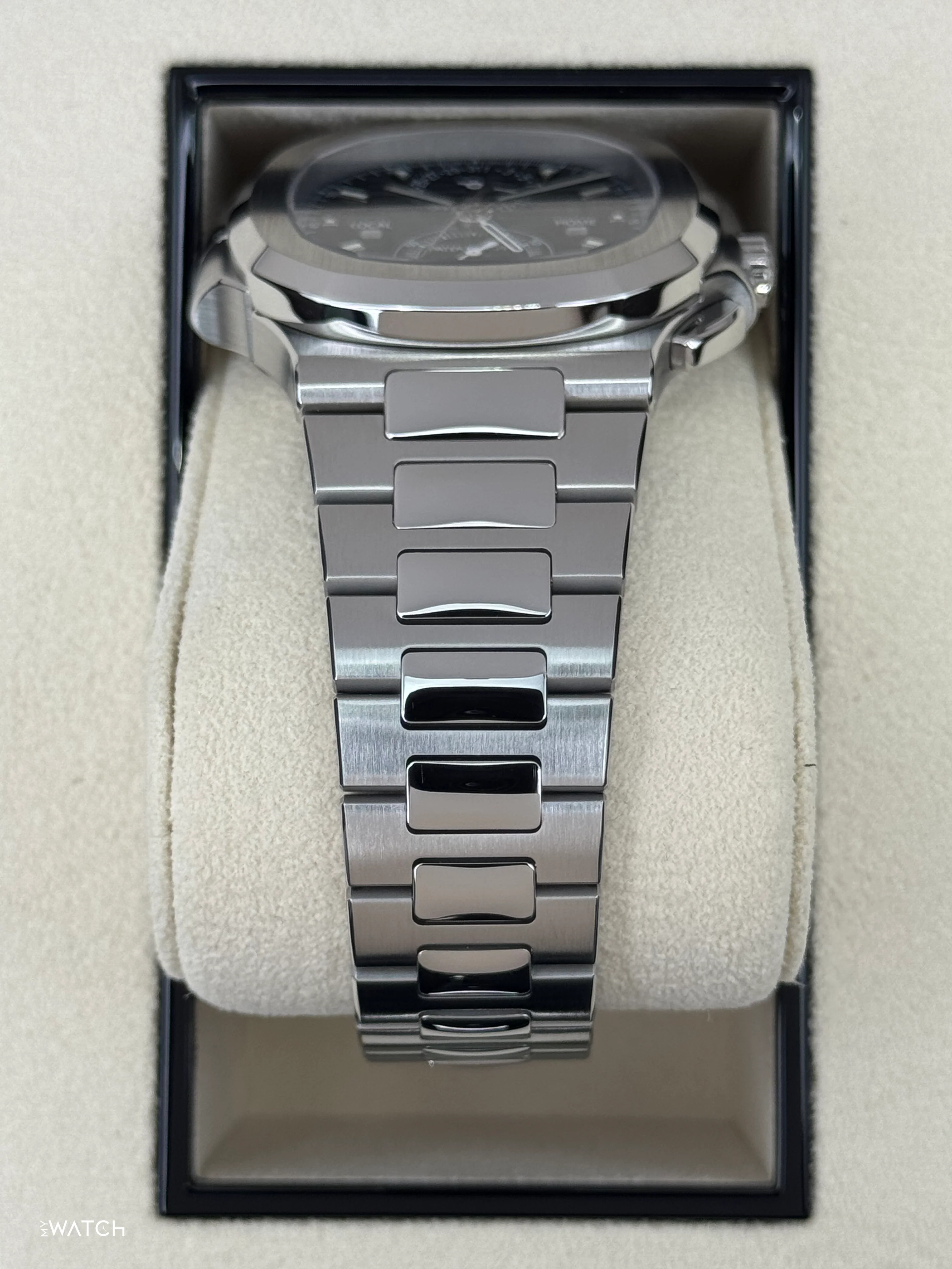 2023 Patek Philippe Nautilus Travel Time Chronograph 40.5mm 5990/1A-011 Blue-Noir Dial - Image 3
