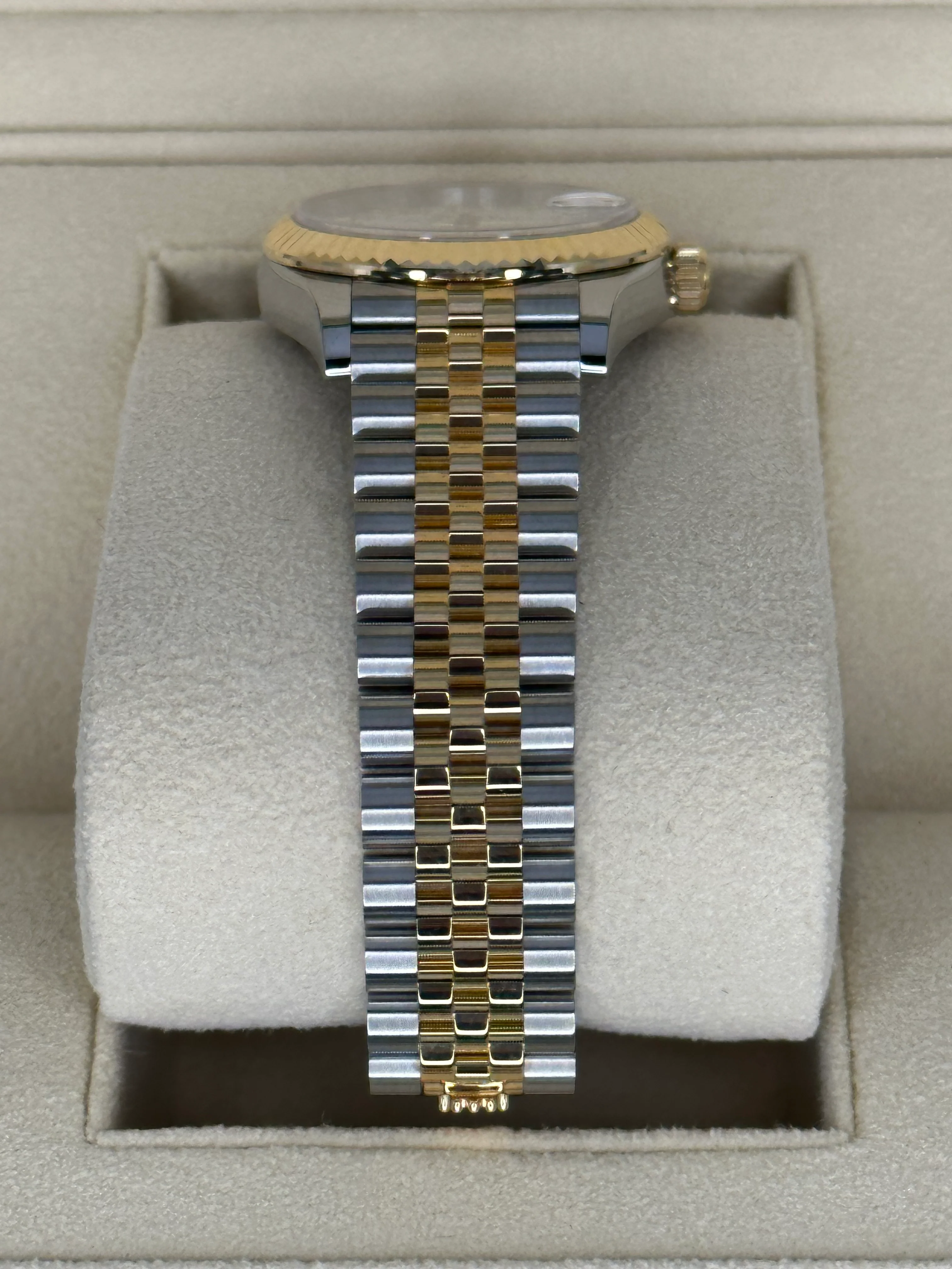 2023 Rolex Datejust 31mm 278273 Two-Tone Jubilee White Roman Numeral Dial - Image 3