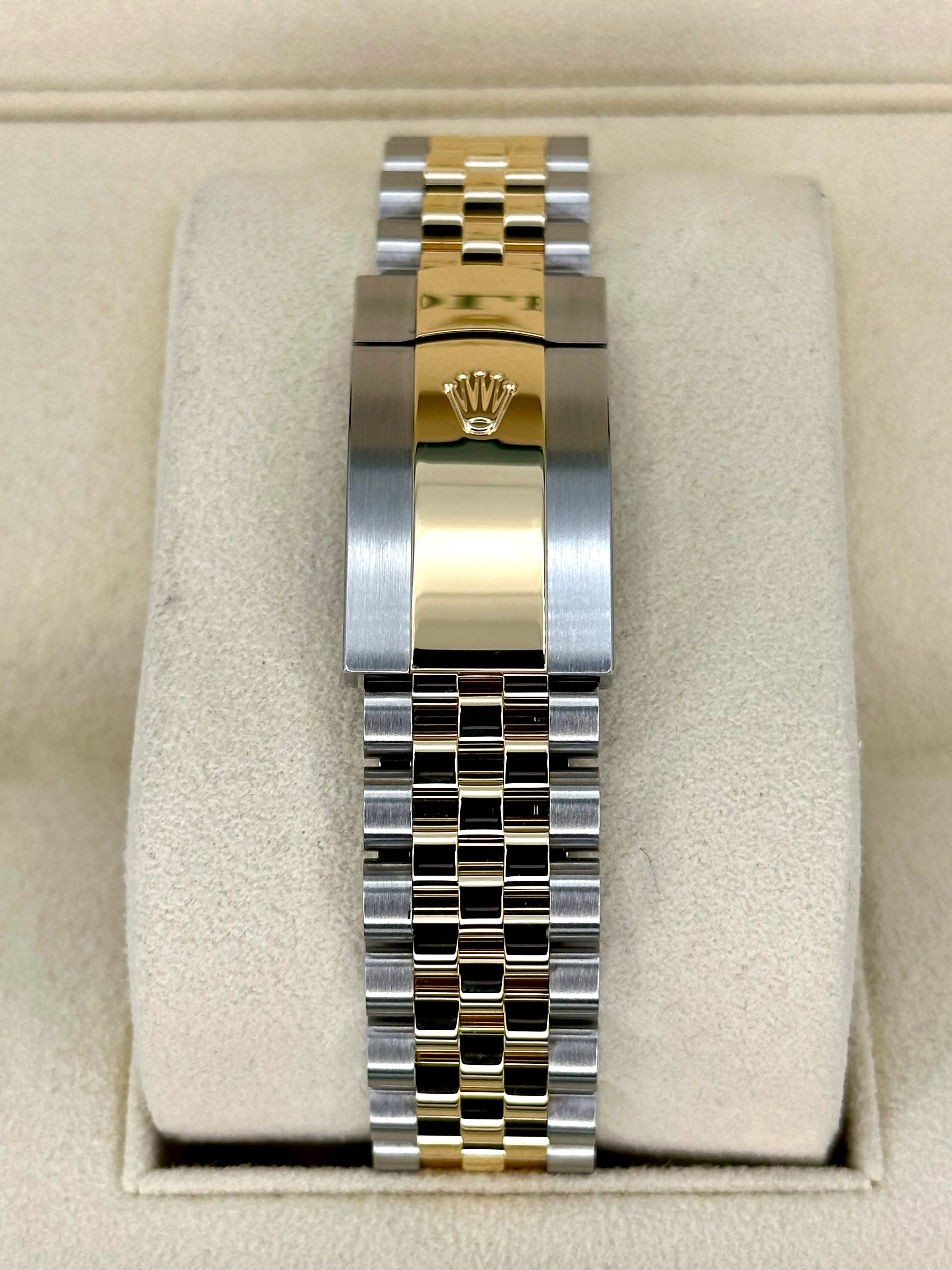 2023 Rolex Datejust 41mm 126333 Two-Tone Jubilee Black Stick Dial - Image 2