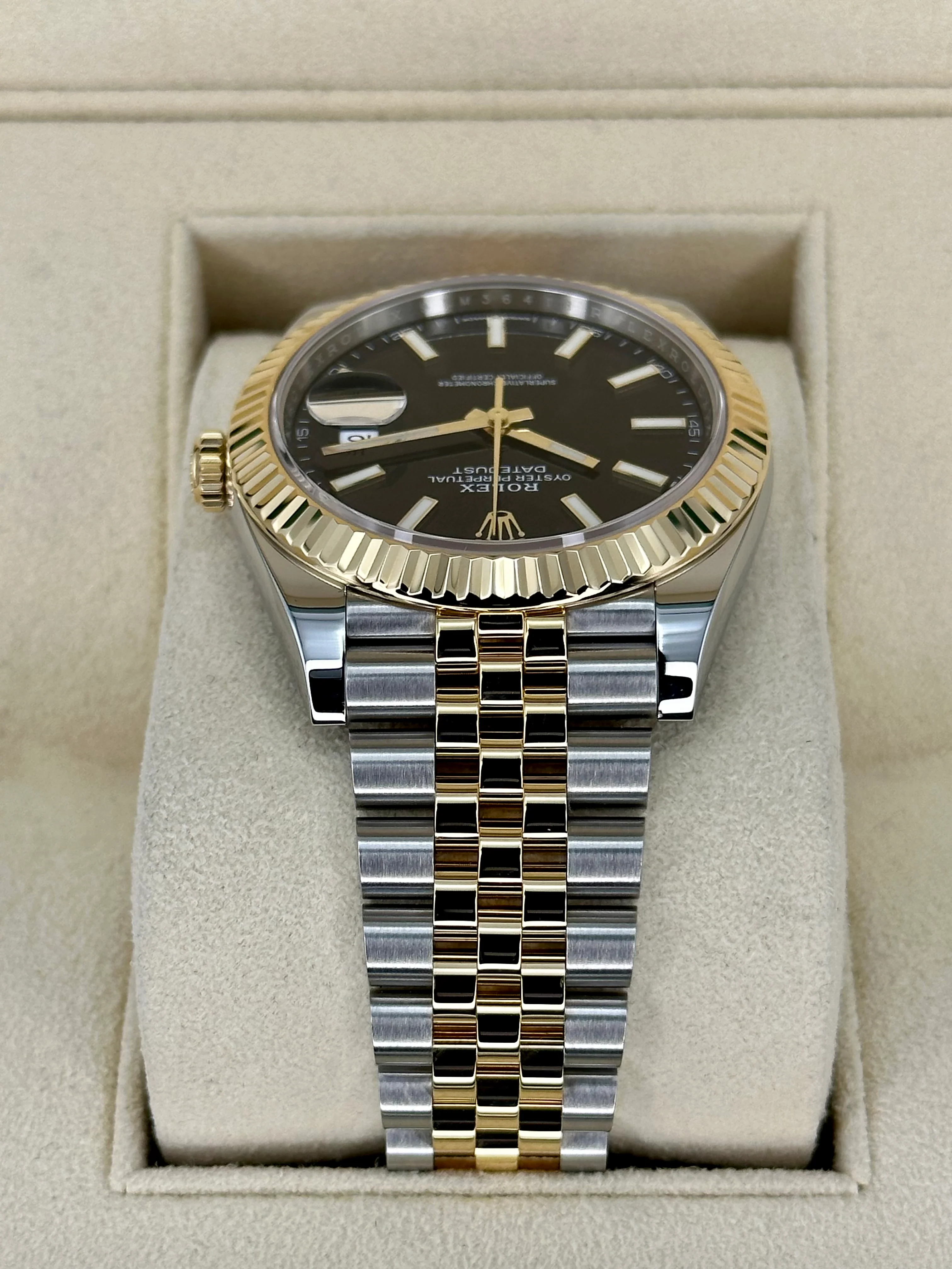 2023 Rolex Datejust 41mm 126333 Two-Tone Jubilee Black Stick Dial - Image 4