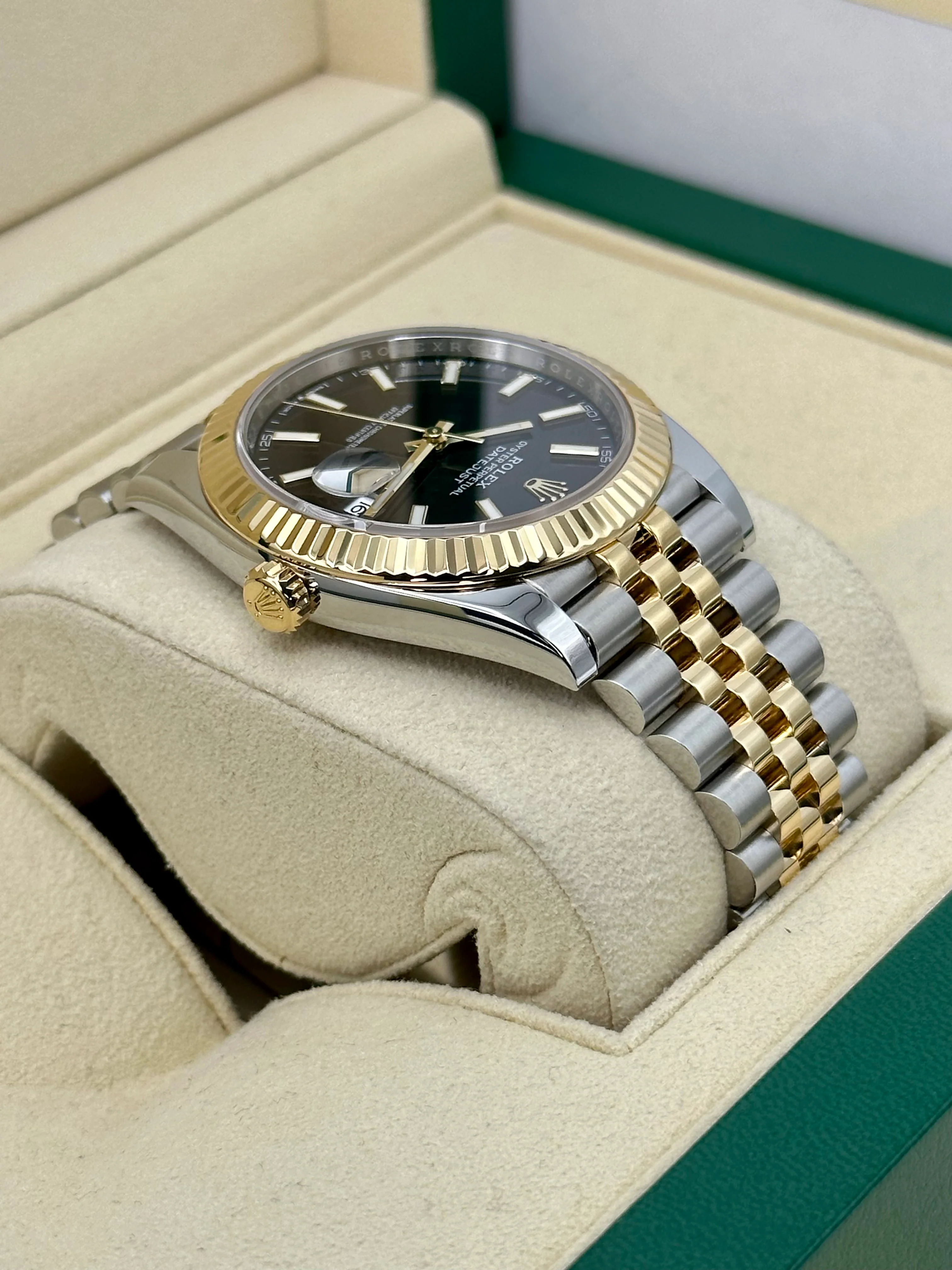 2023 Rolex Datejust 41mm 126333 Two-Tone Jubilee Black Stick Dial - Image 8