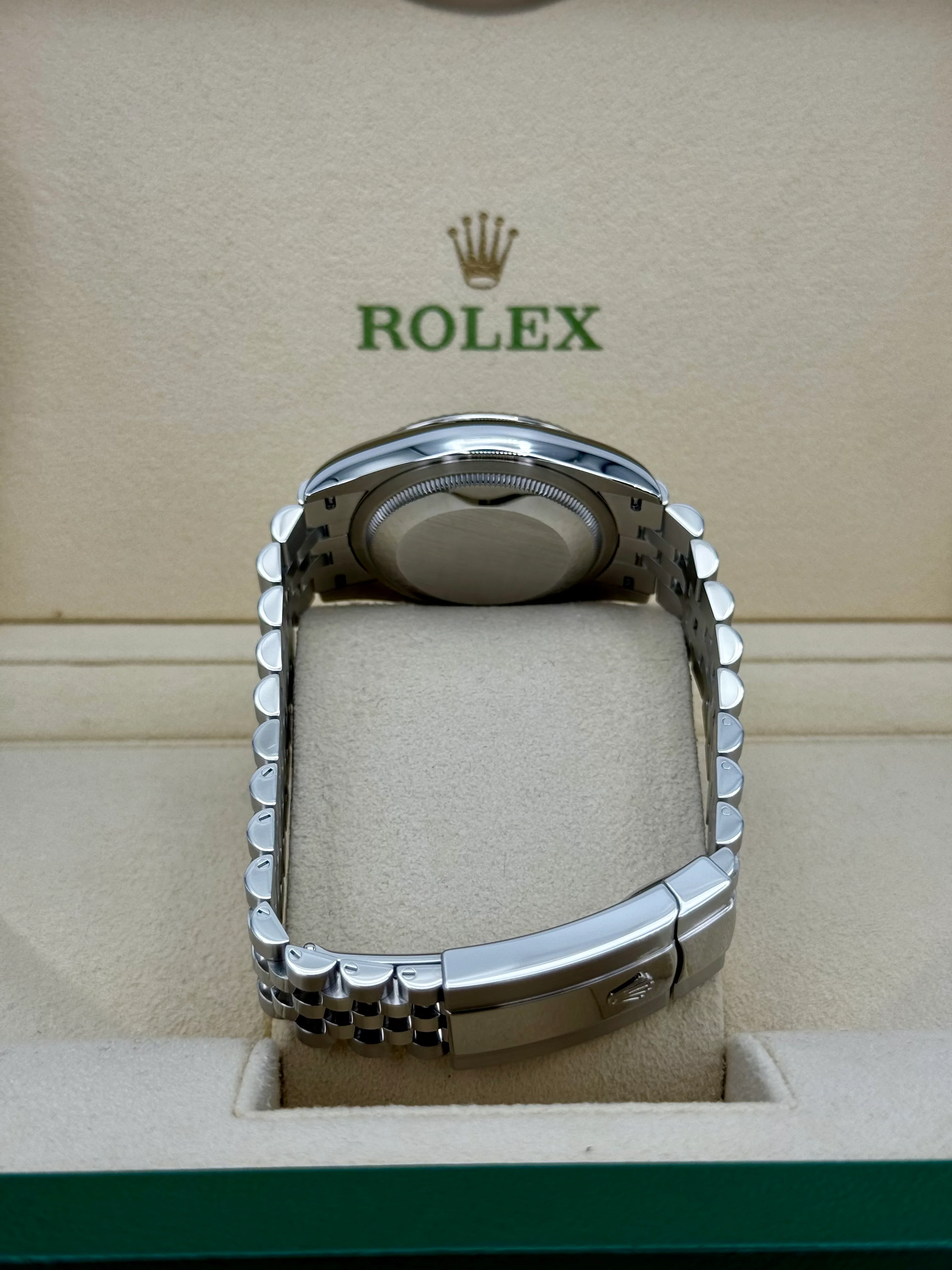 2023 Rolex Datejust 36mm 126234 Stainless Steel Jubilee Purple Dial - Image 10