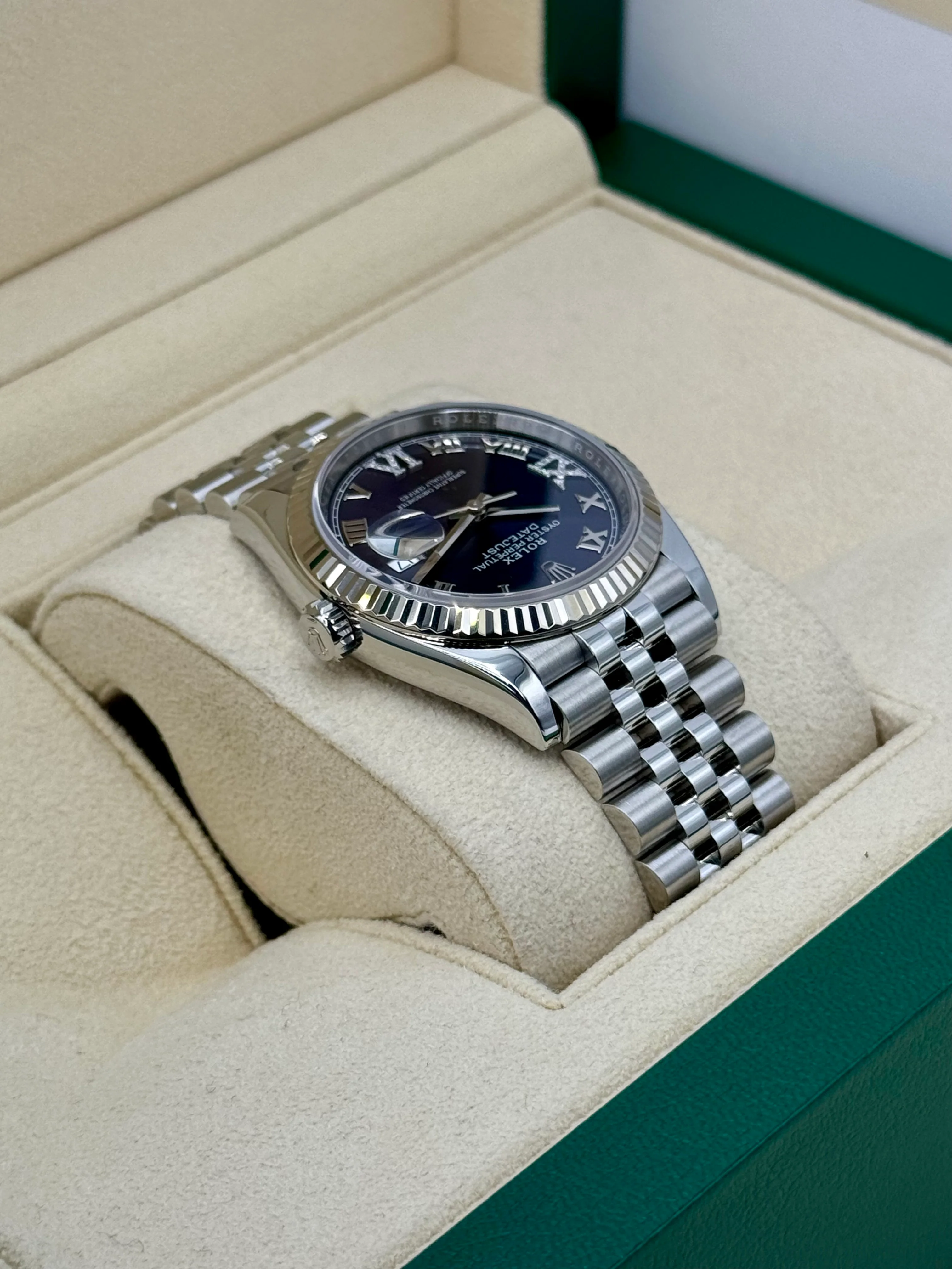 2023 Rolex Datejust 36mm 126234 Stainless Steel Jubilee Purple Dial - Image 8