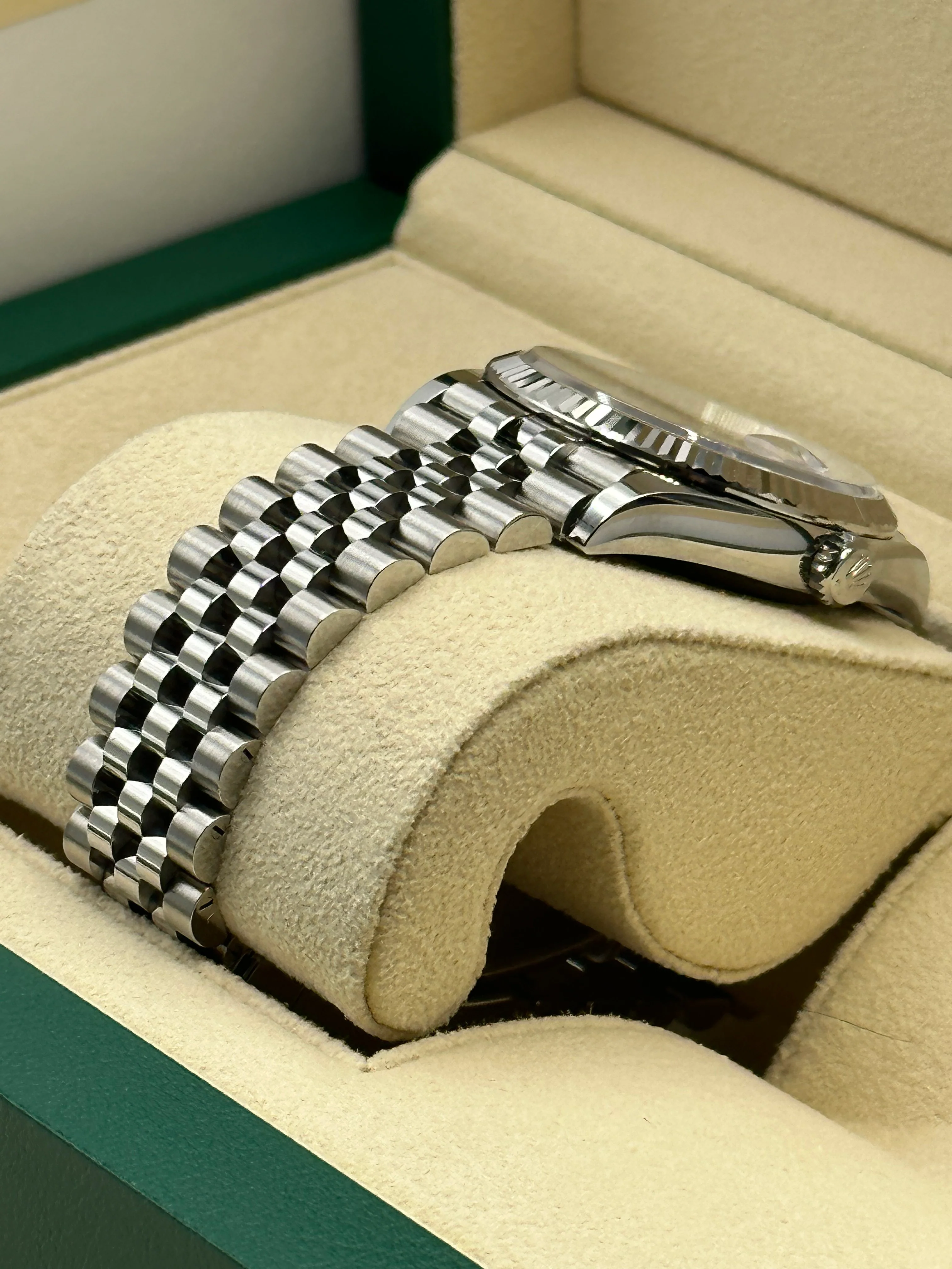 2023 Rolex Datejust 36mm 126234 Jubilee Pink Dial Diamond VI & IX - Image 5