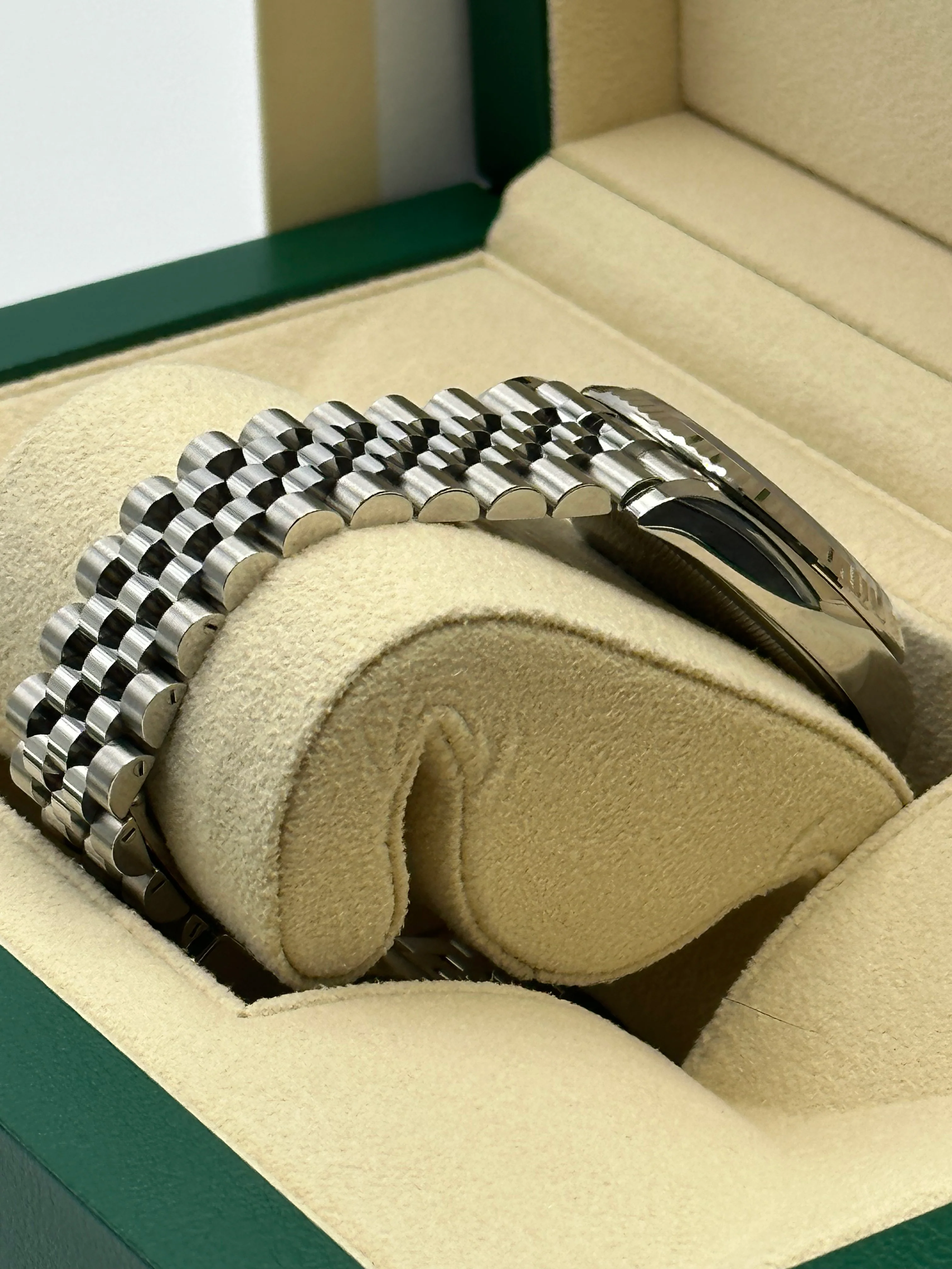 2023 Rolex Datejust 36mm 126234 Jubilee Pink Dial Diamond VI & IX - Image 7