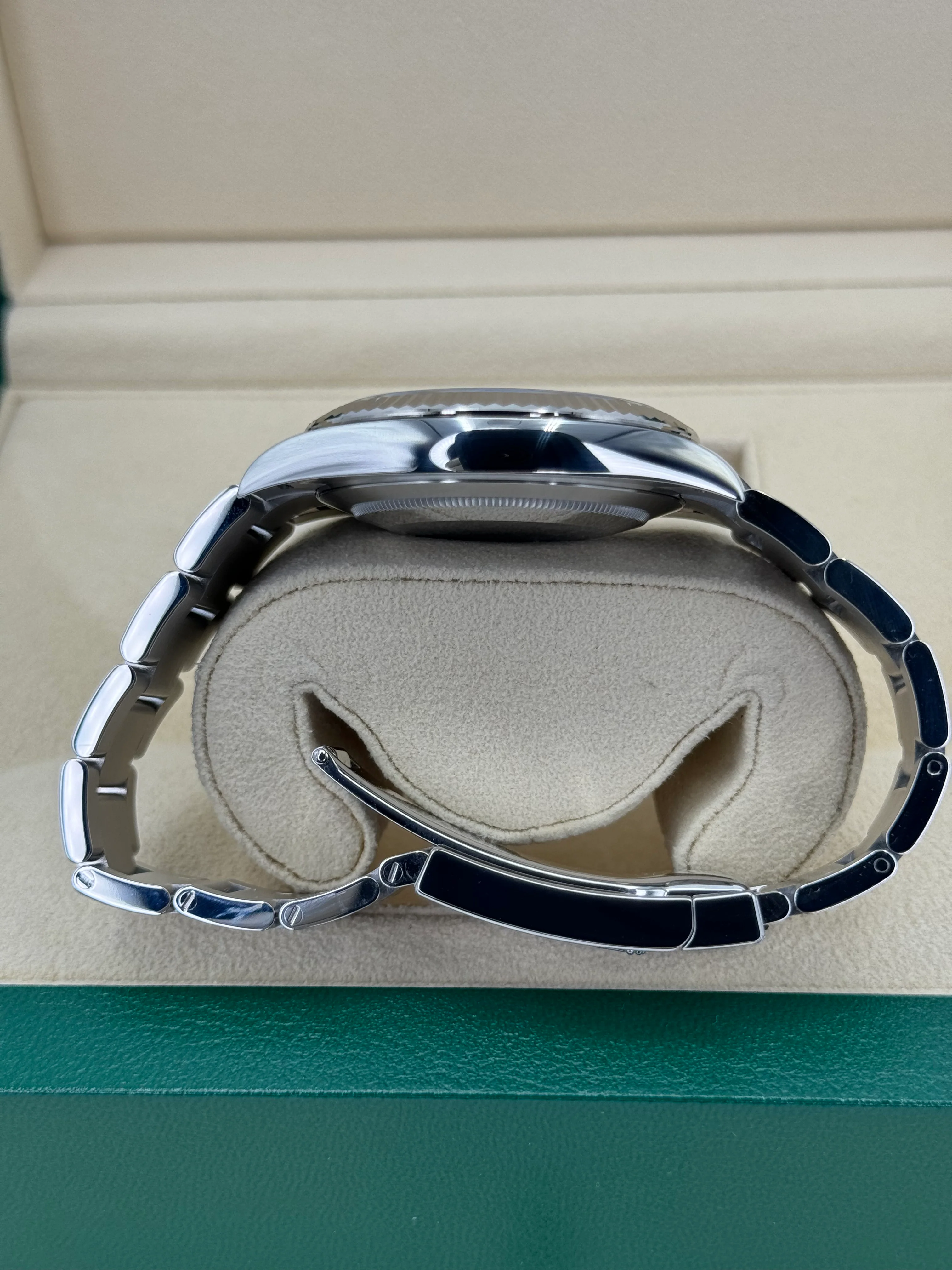 NEW 2023 Rolex Datejust 41m 126334 Stainless Steel Oyster Rhodium Dial - Image 10