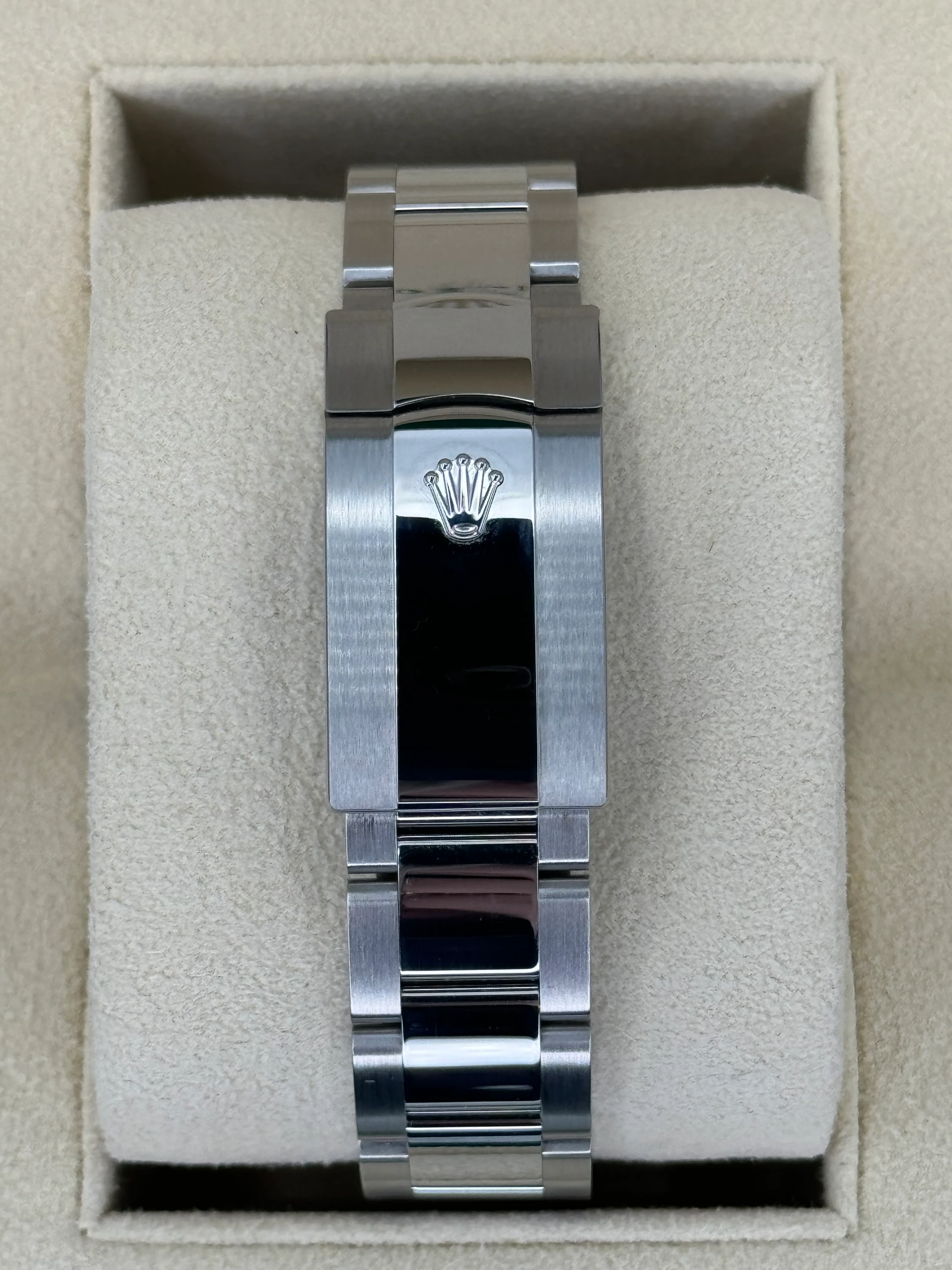 NEW 2023 Rolex Datejust 41m 126334 Stainless Steel Oyster Rhodium Dial - Image 2