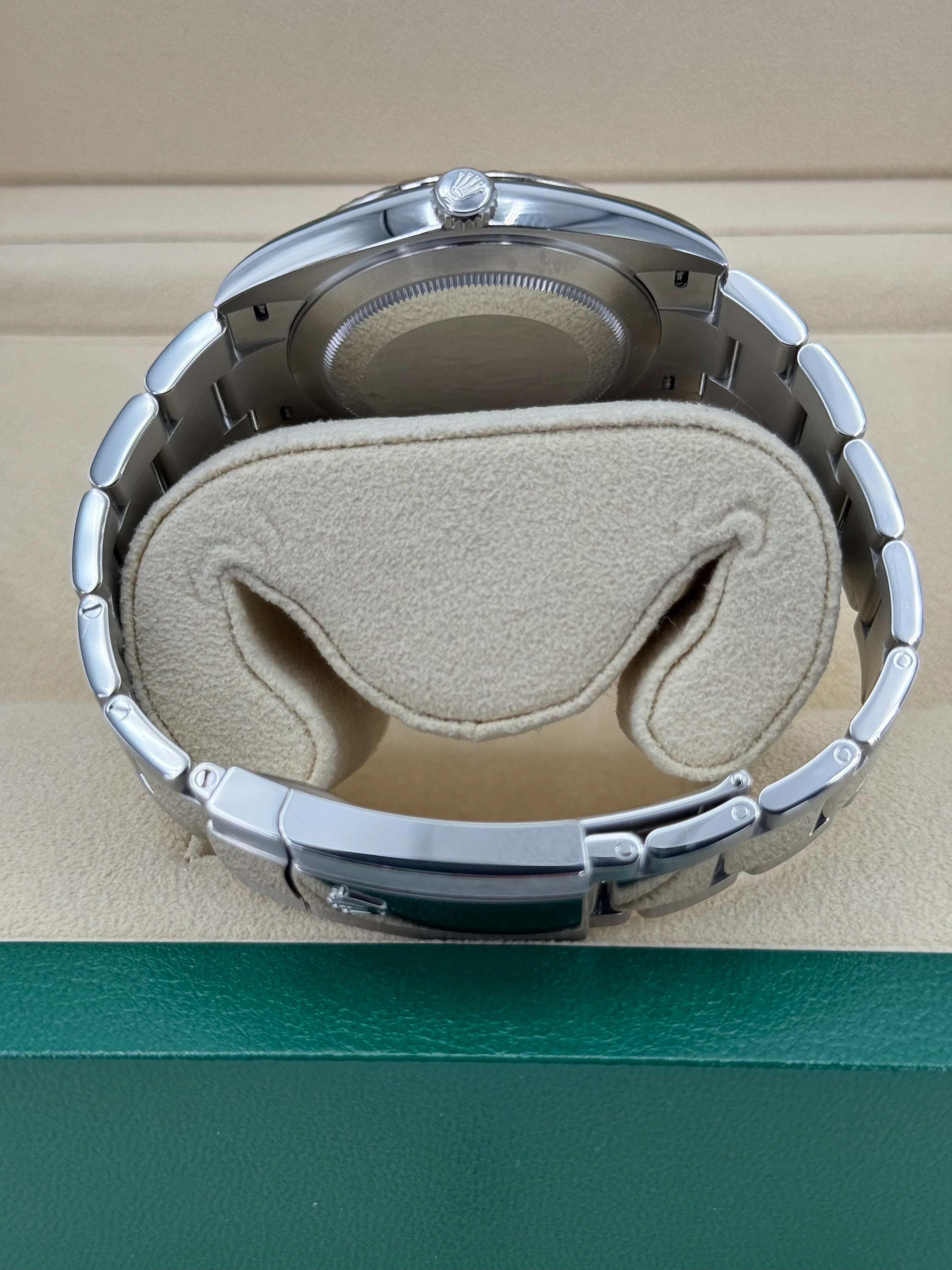 NEW 2023 Rolex Datejust 41m 126334 Stainless Steel Oyster Rhodium Dial - Image 9