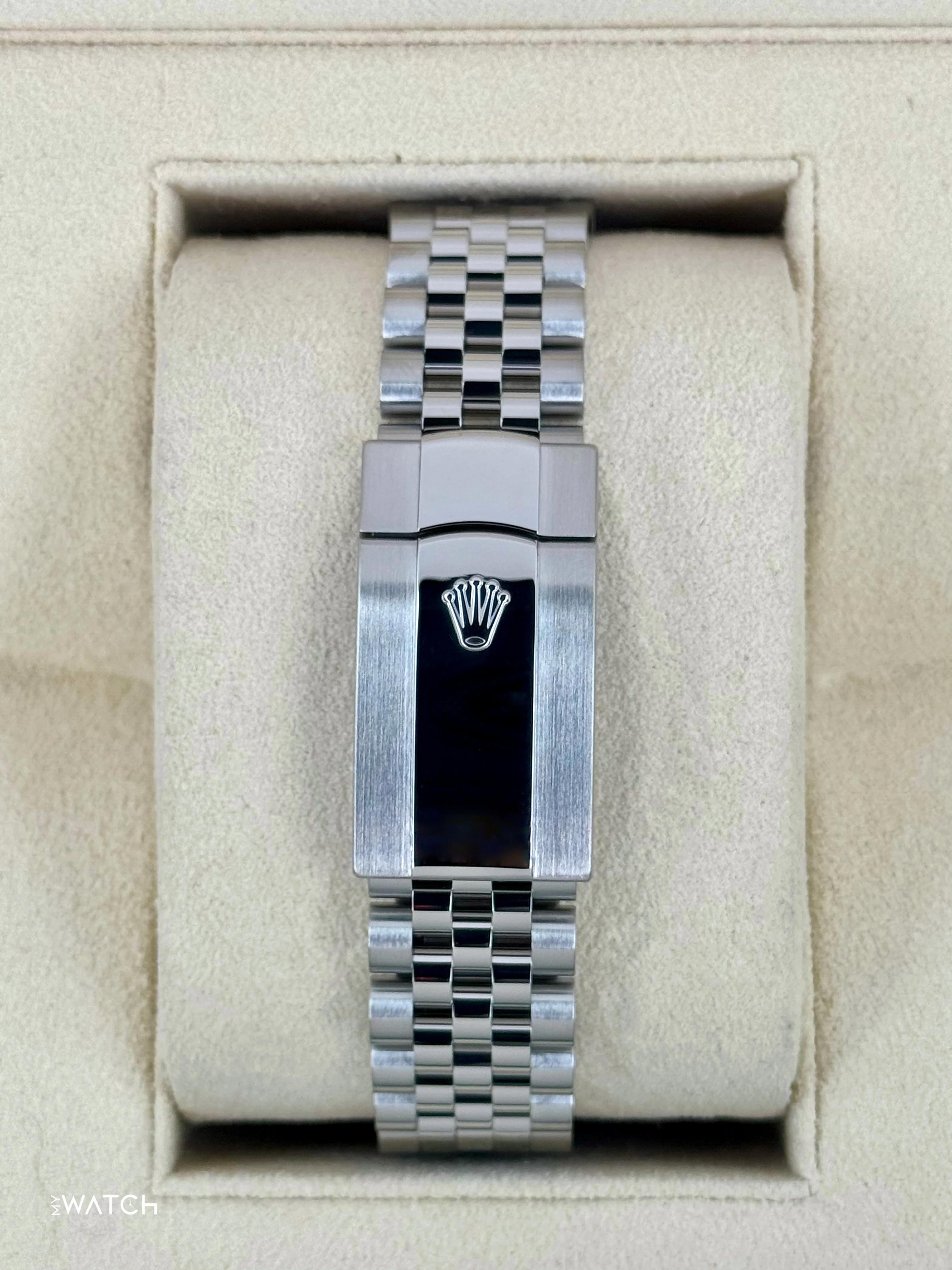 2023 Rolex Datejust 41mm 126300 Stainless Steel Jubilee Blue Dial - Image 2