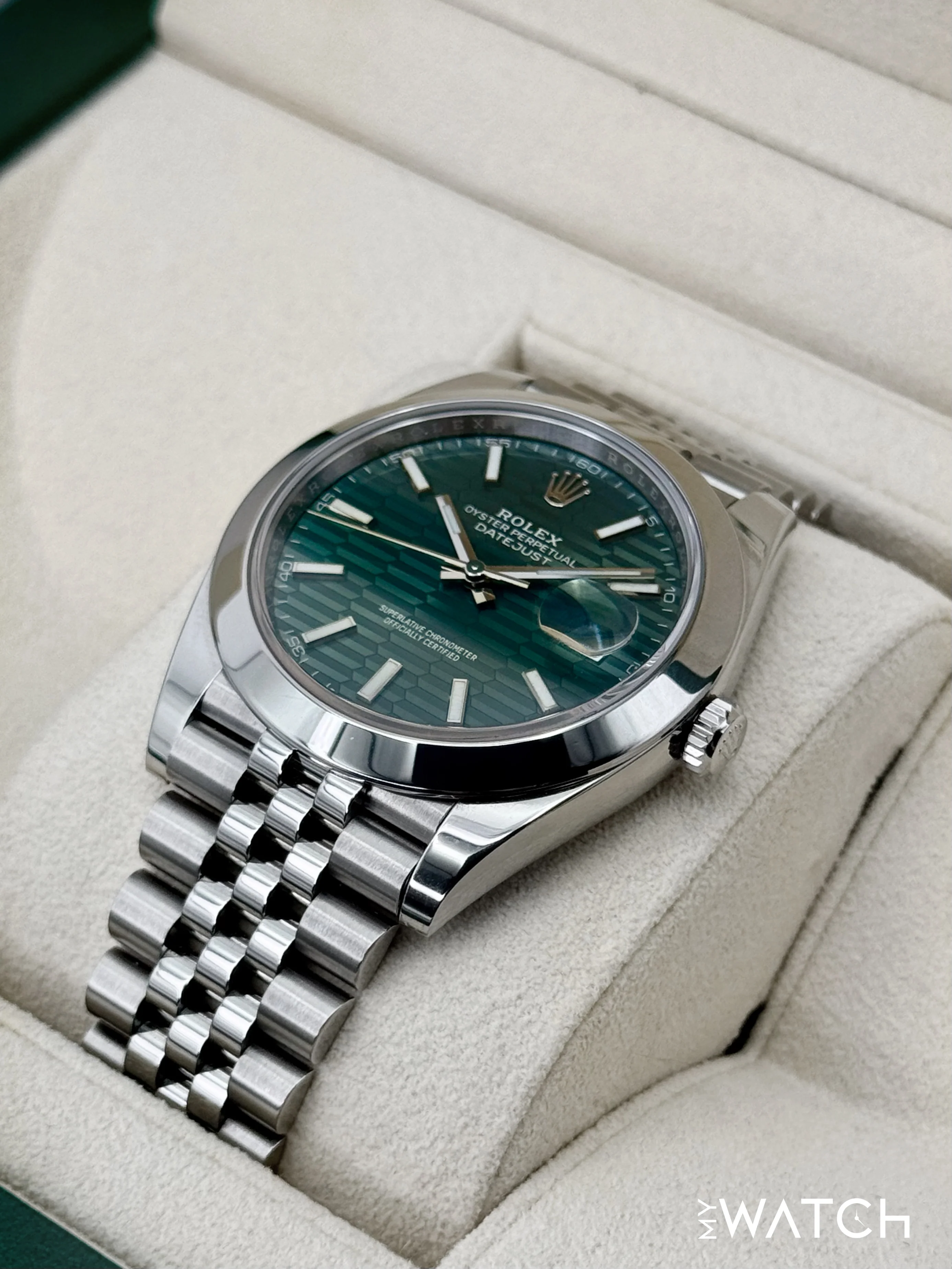 2023 Rolex Datejust 41mm 126300 Stainless Steel Jubilee Green Motif Dial - Image 5