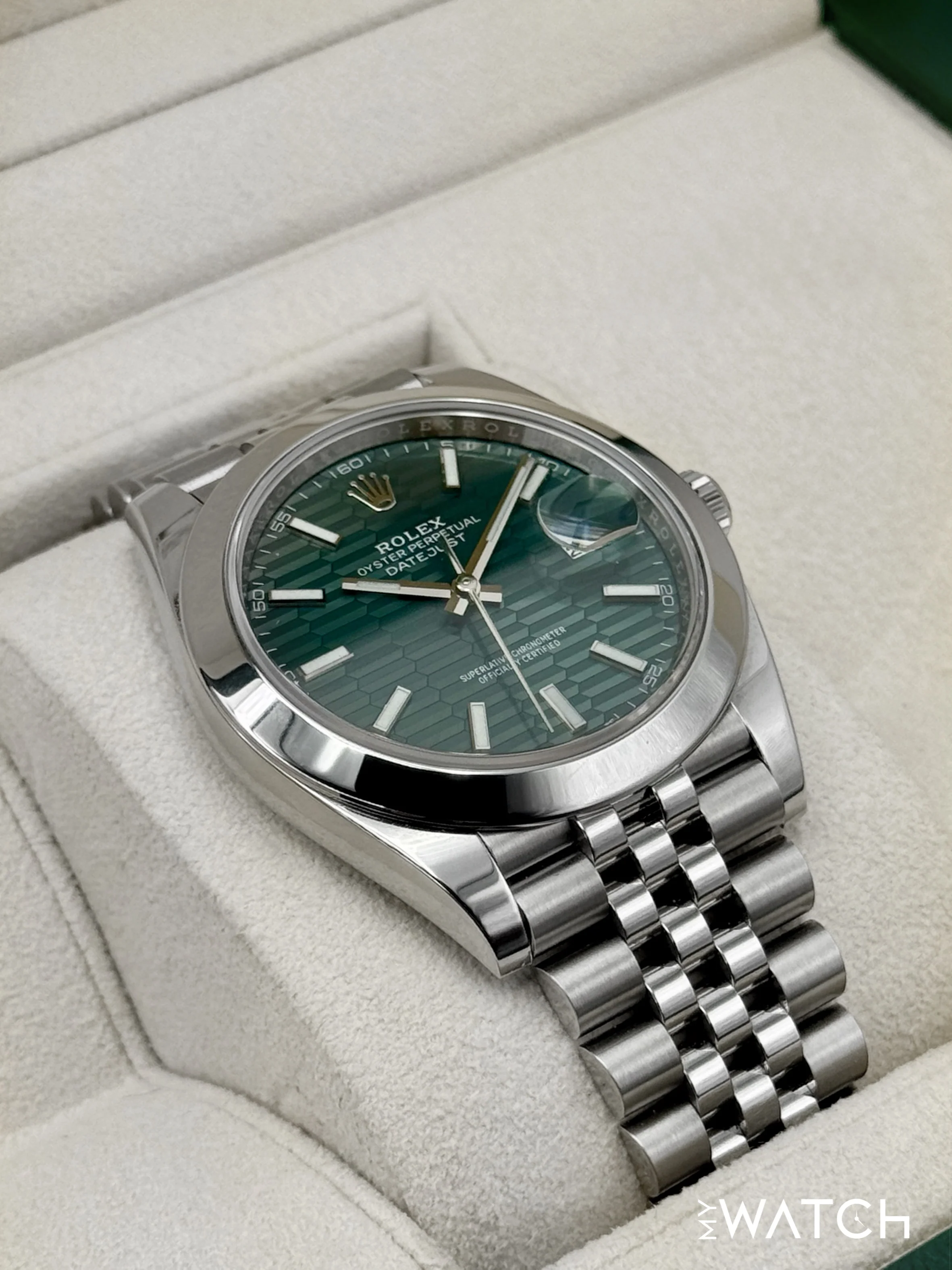 2023 Rolex Datejust 41mm 126300 Stainless Steel Jubilee Green Motif Dial - Image 6