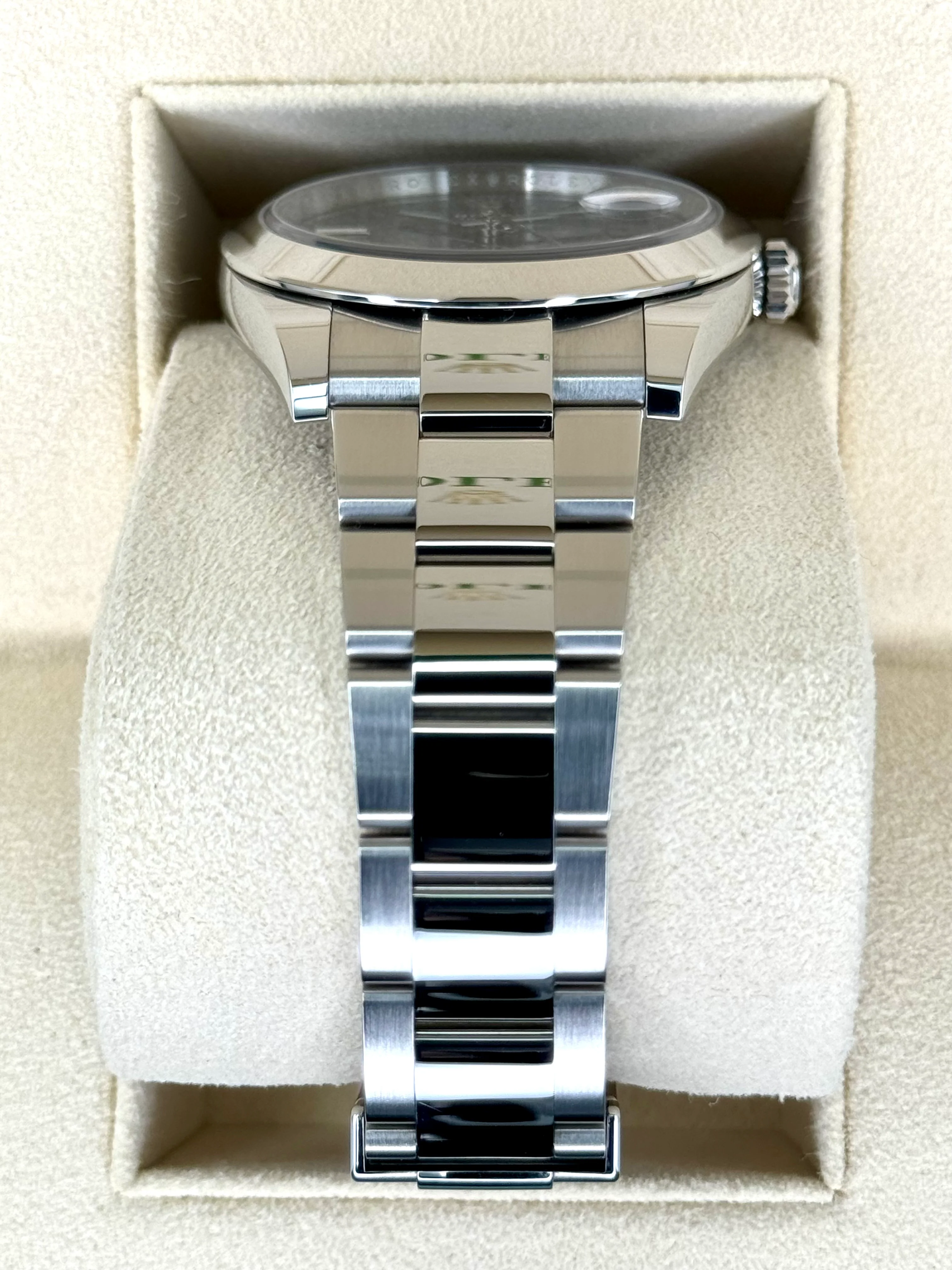 2023 Rolex Datejust 41mm 126300 Oyster Wimbledon Dial - Image 3