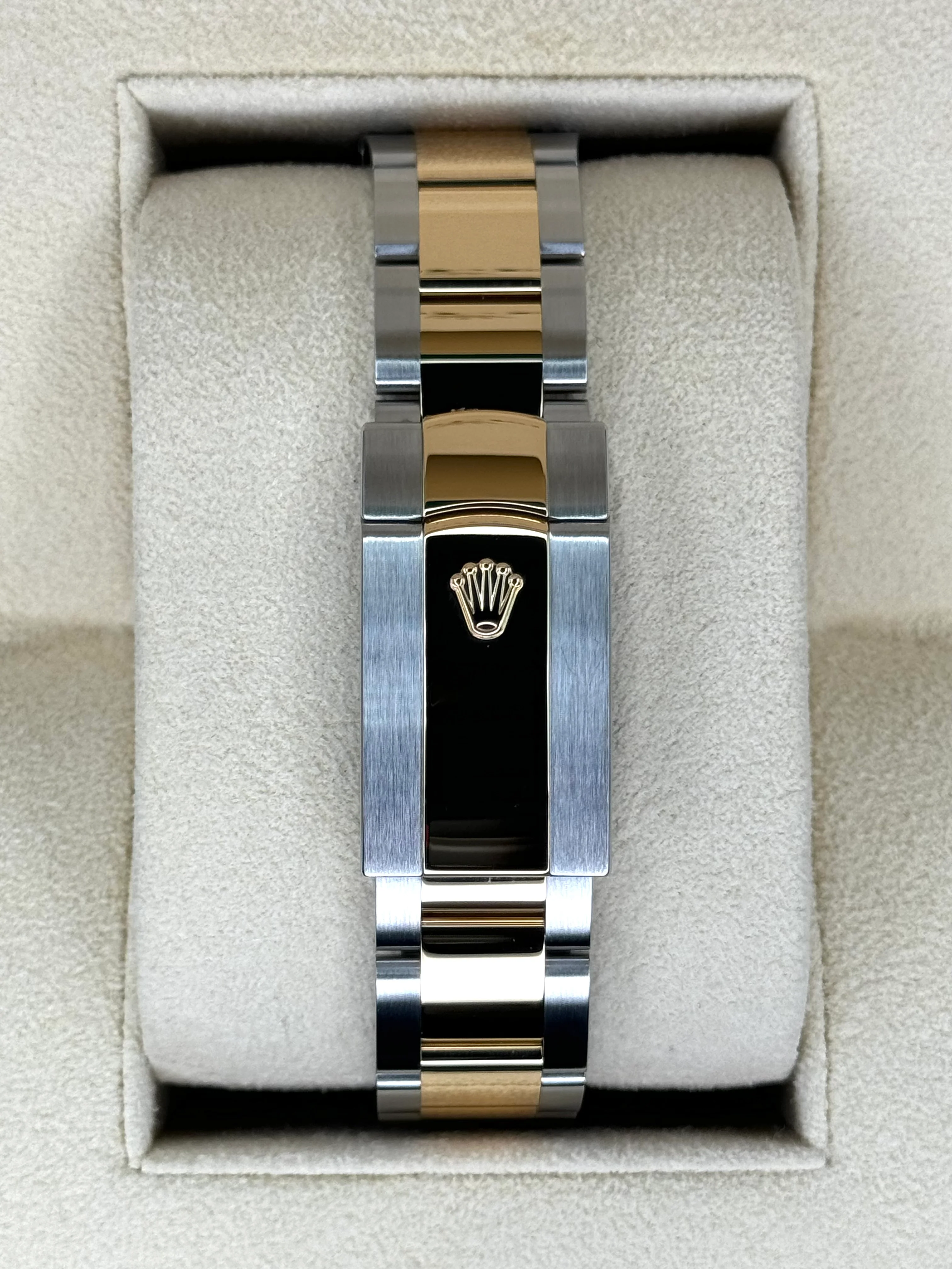 2023 Rolex Datejust 41mm 126303 Two-Tone Oyster Black Diamond Dial - Image 2